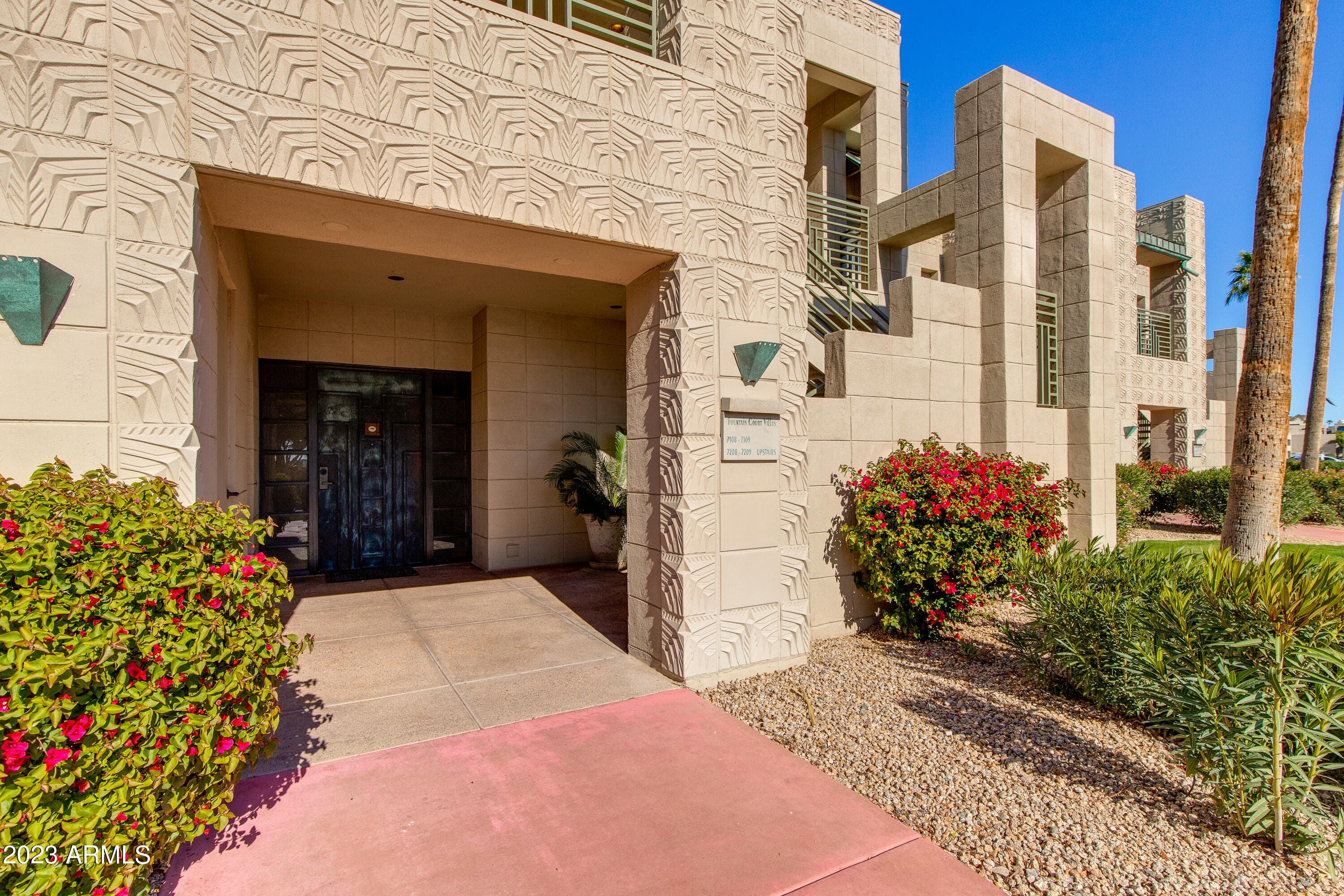 2802 E Camino Acequia Drive 7 — photo 2