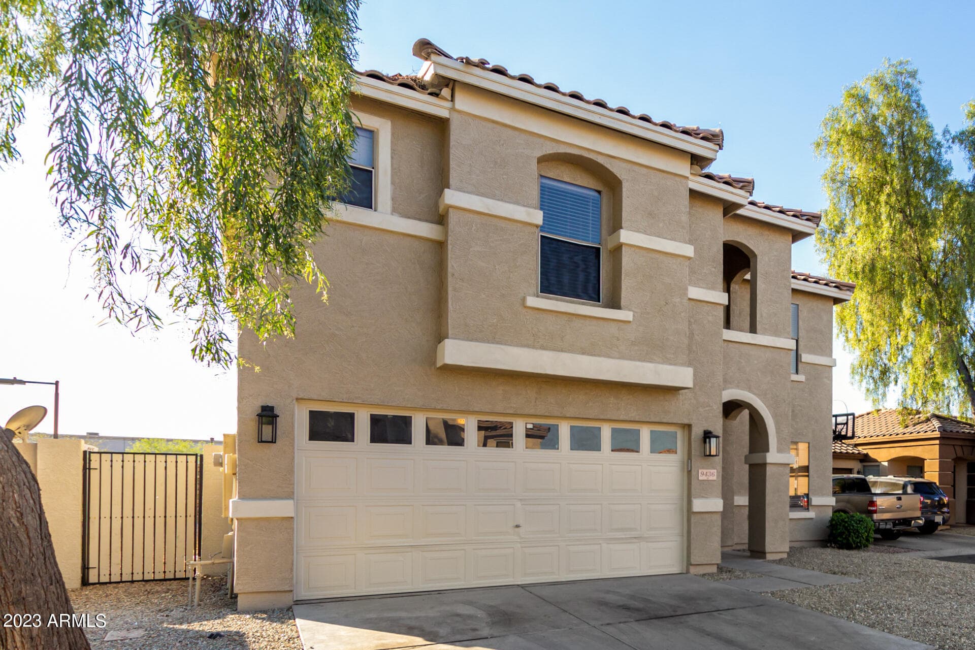 9436 W Terri Lee Drive — photo 2
