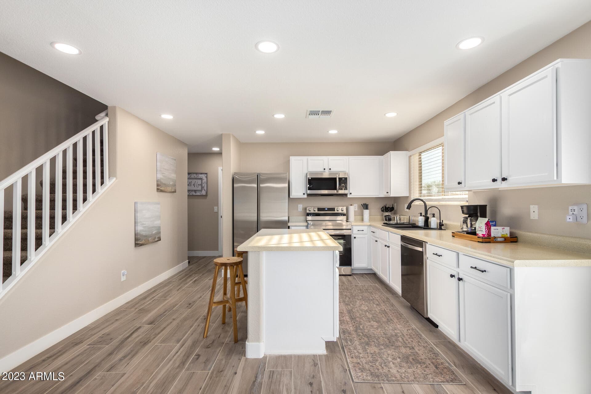 9436 W Terri Lee Drive — photo 8