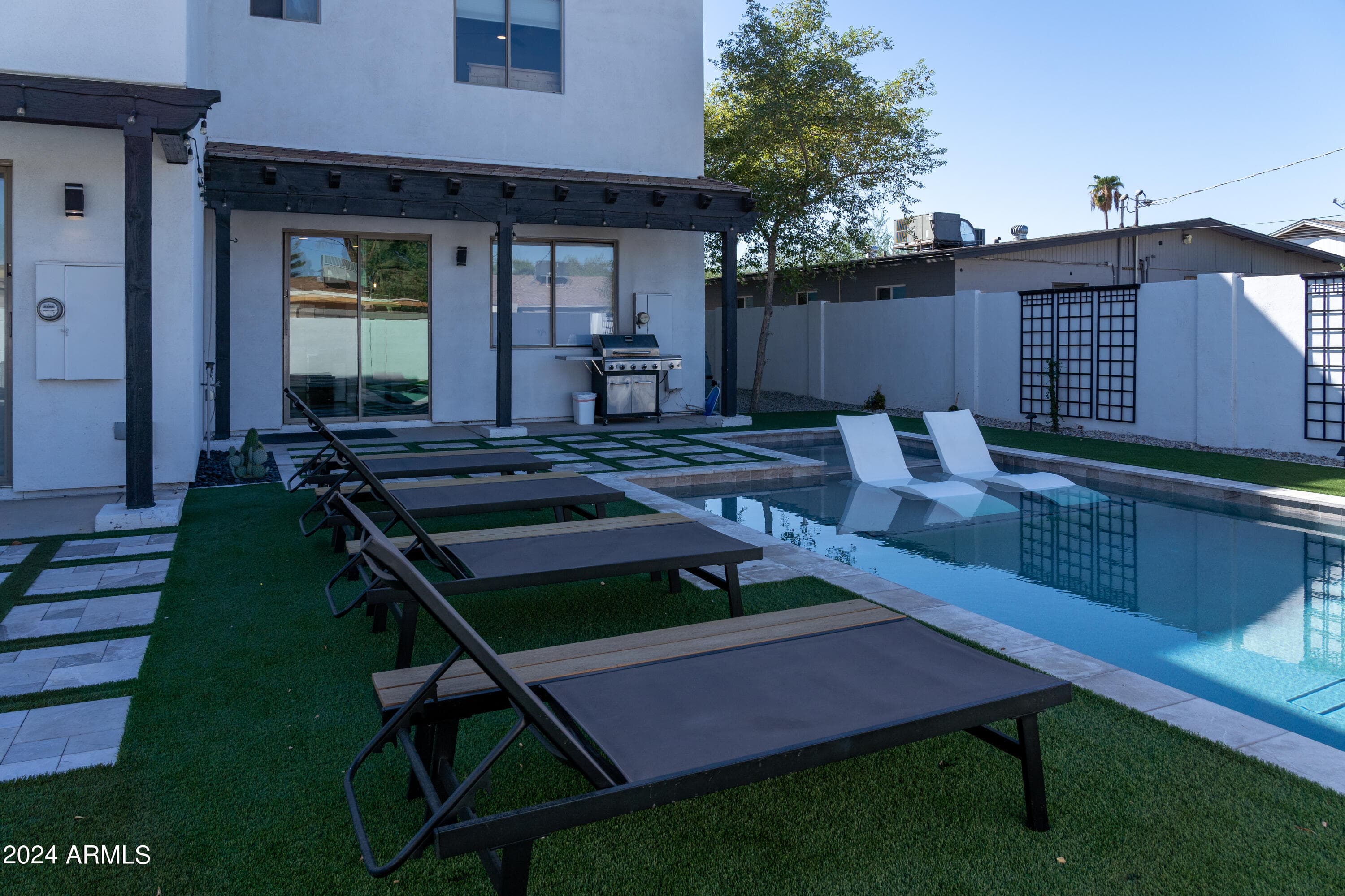 1004 E Tempe Drive — photo 2