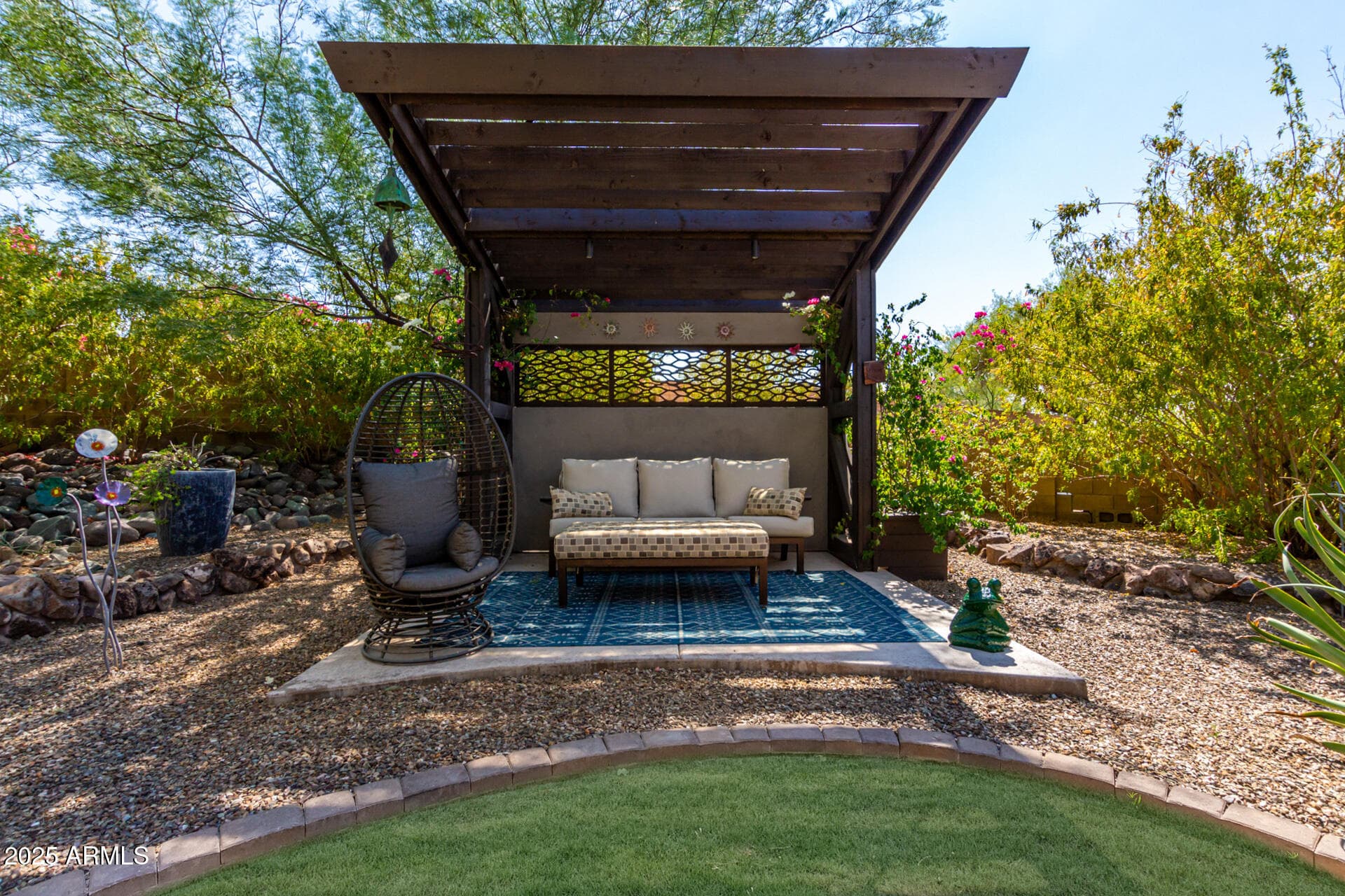 2909 E Las Rocas Drive — photo 2