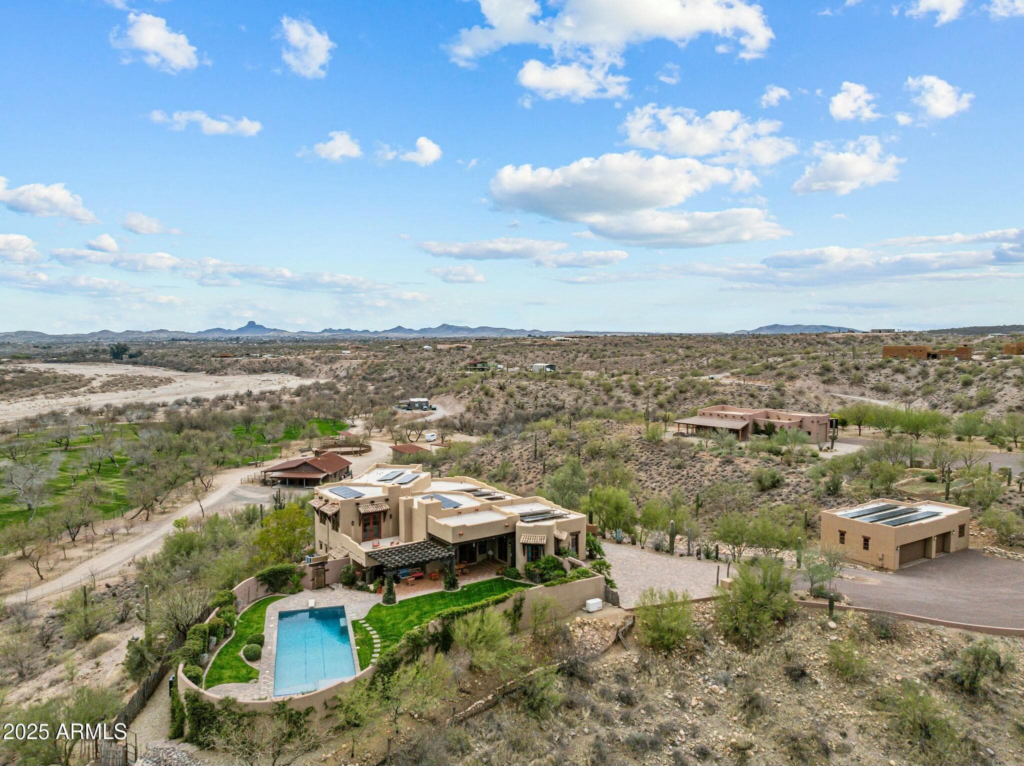 850 W Tellier Trail W