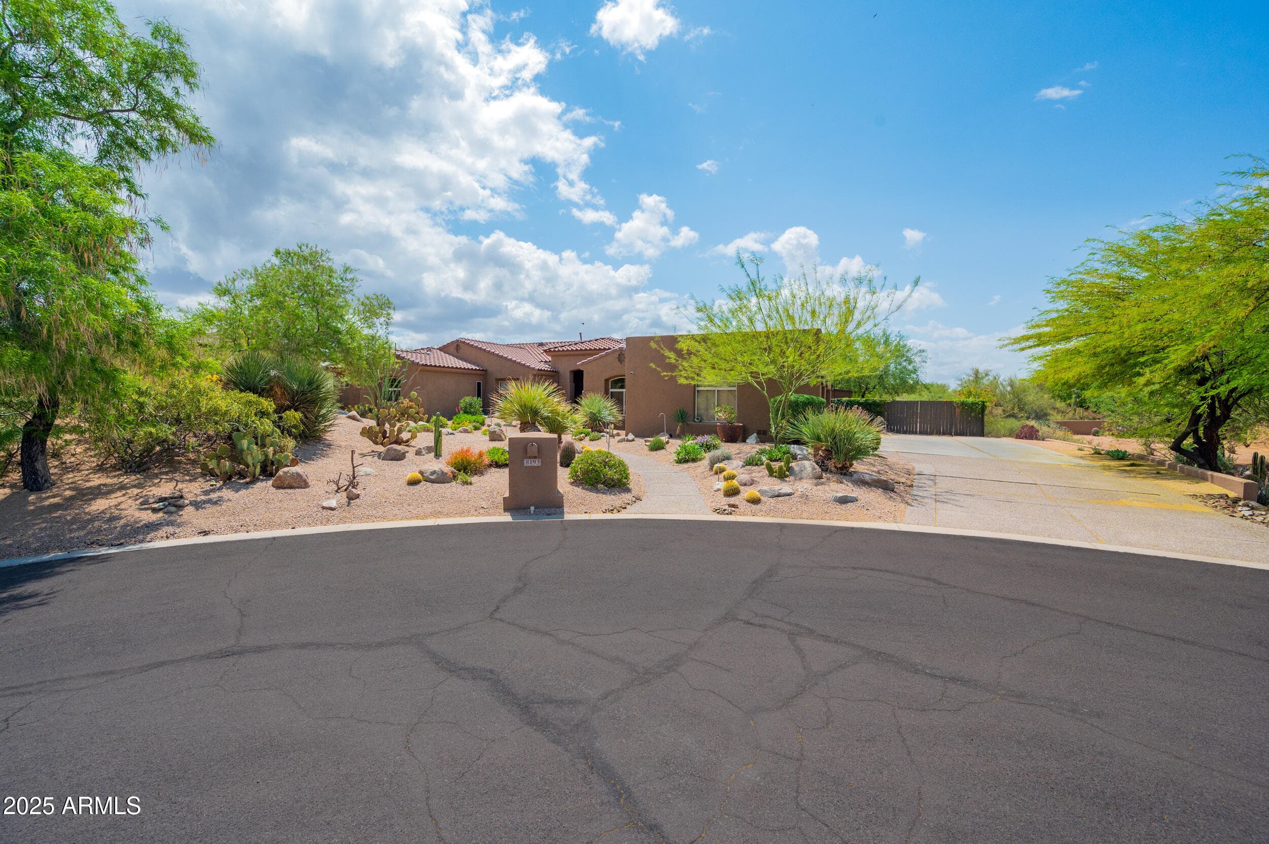8193 E Sand Flower Drive — photo 3