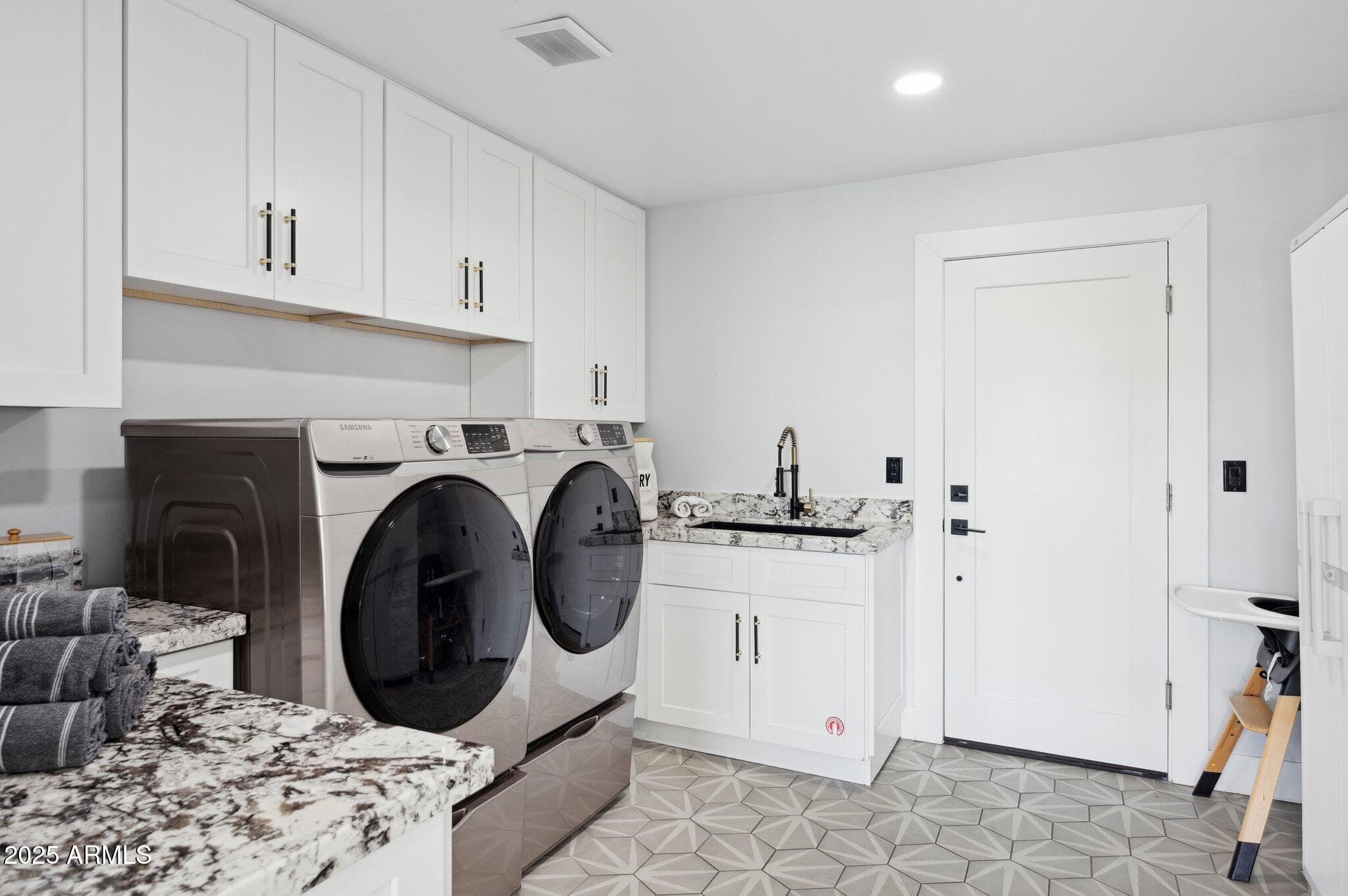 6907 E Willetta Street — photo 8