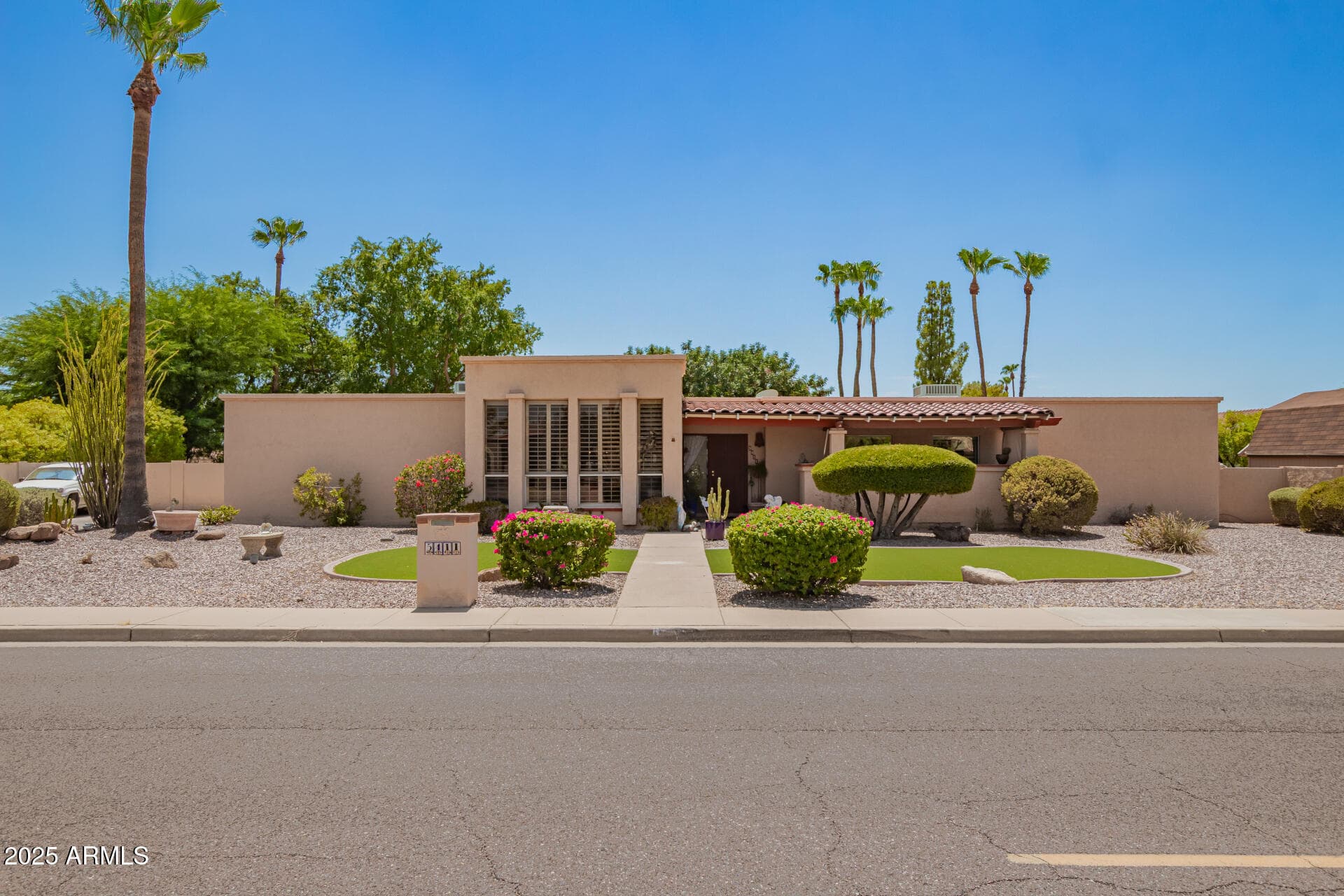 5411 E Acoma Drive — photo 2