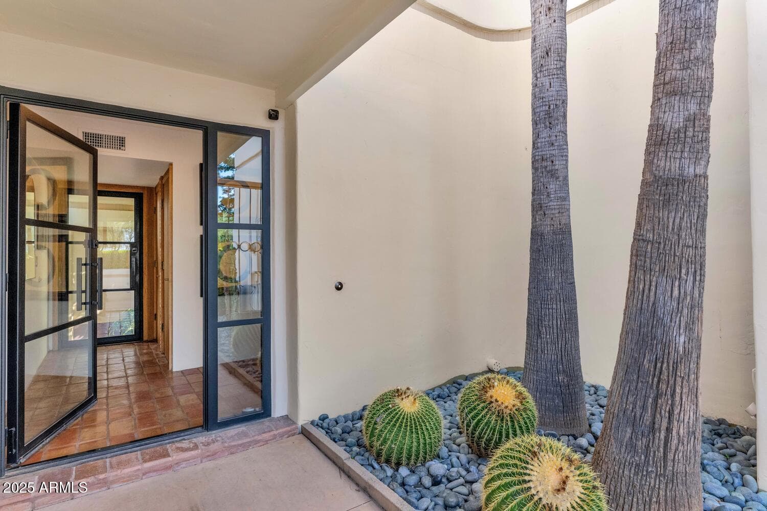 9447 E Calle De Valle Drive — photo 2