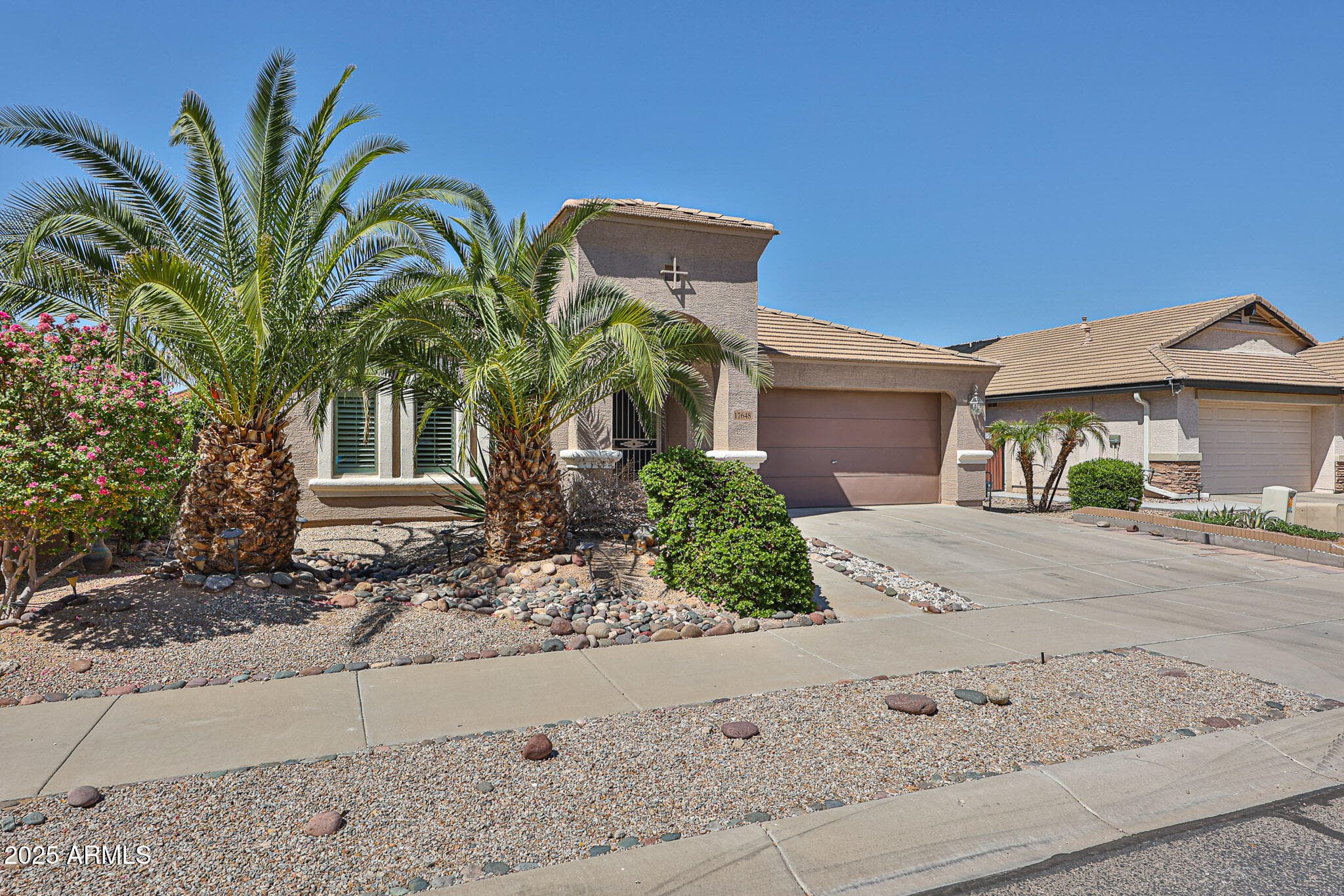 17648 W Voltaire Street — photo 2