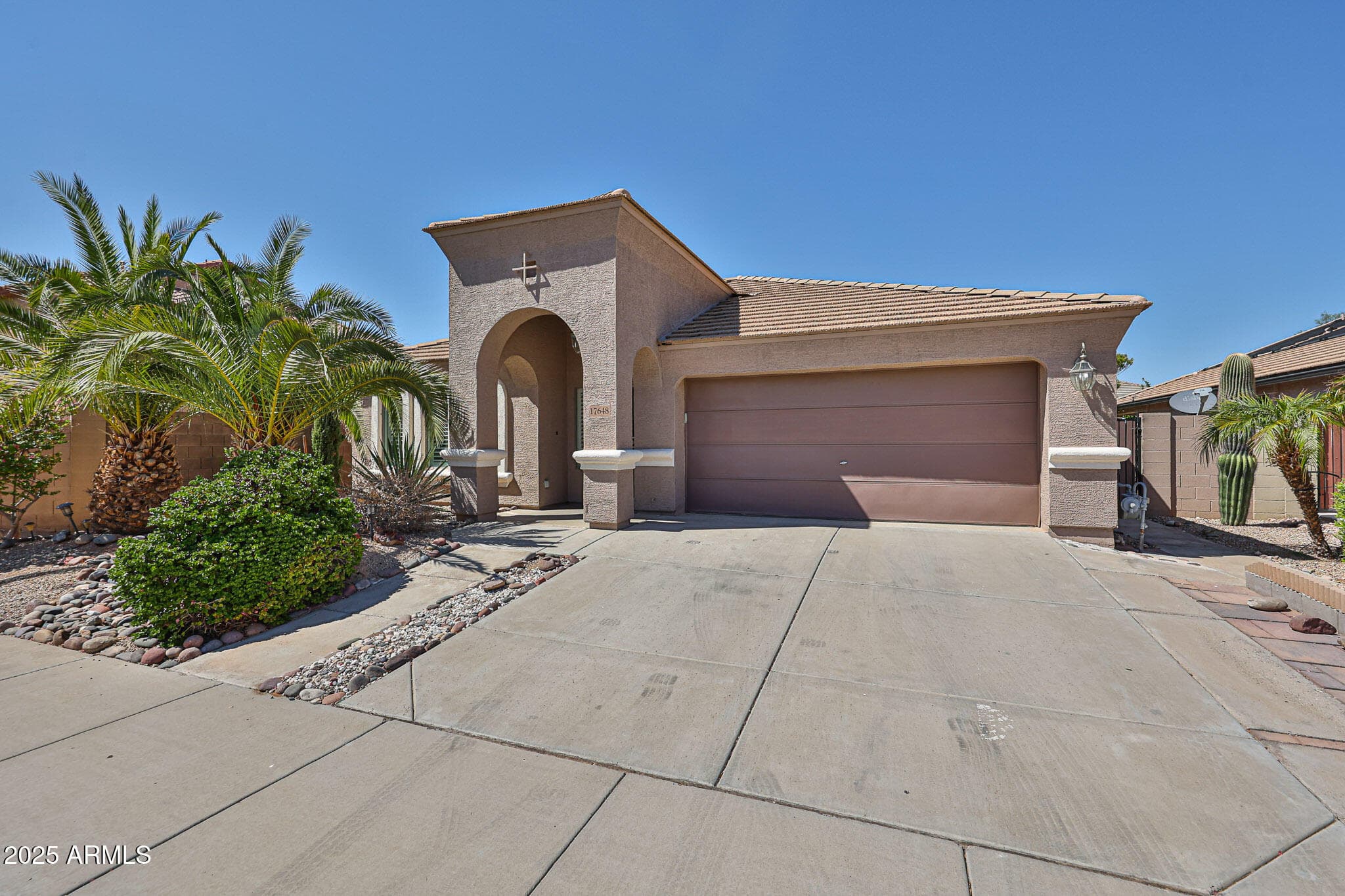 17648 W Voltaire Street — photo 3