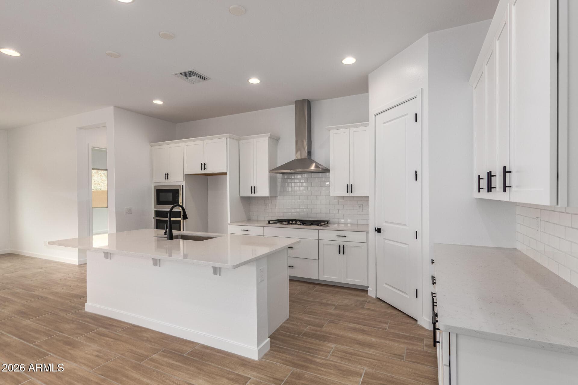 16964 W Desert Lane — photo 3