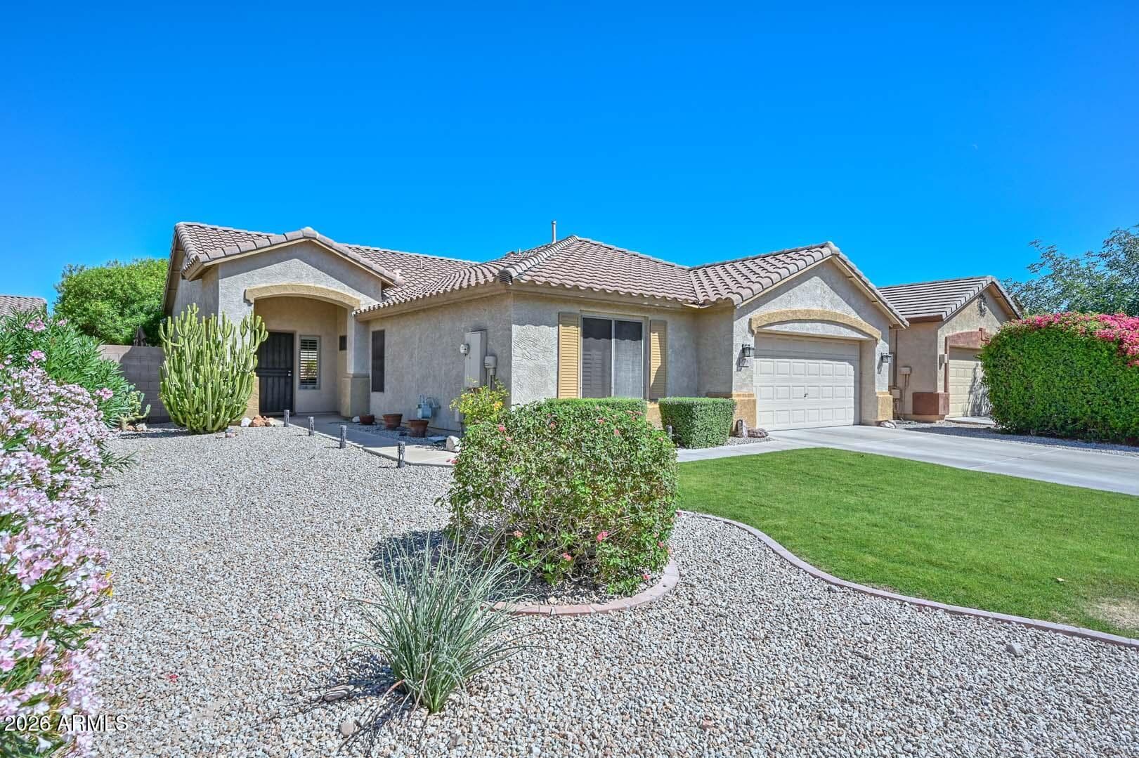 9206 W Lone Cactus Drive — photo 2