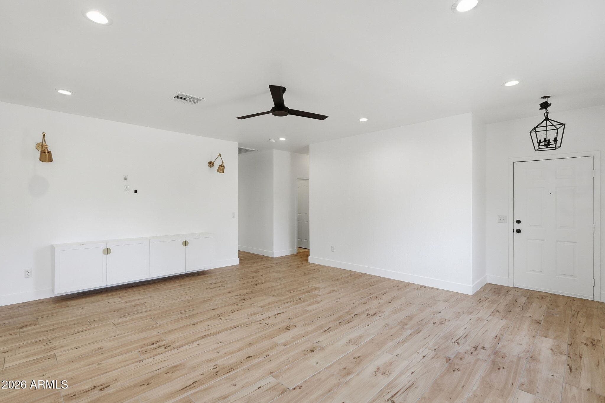 2634 E Del Rio Street — photo 6