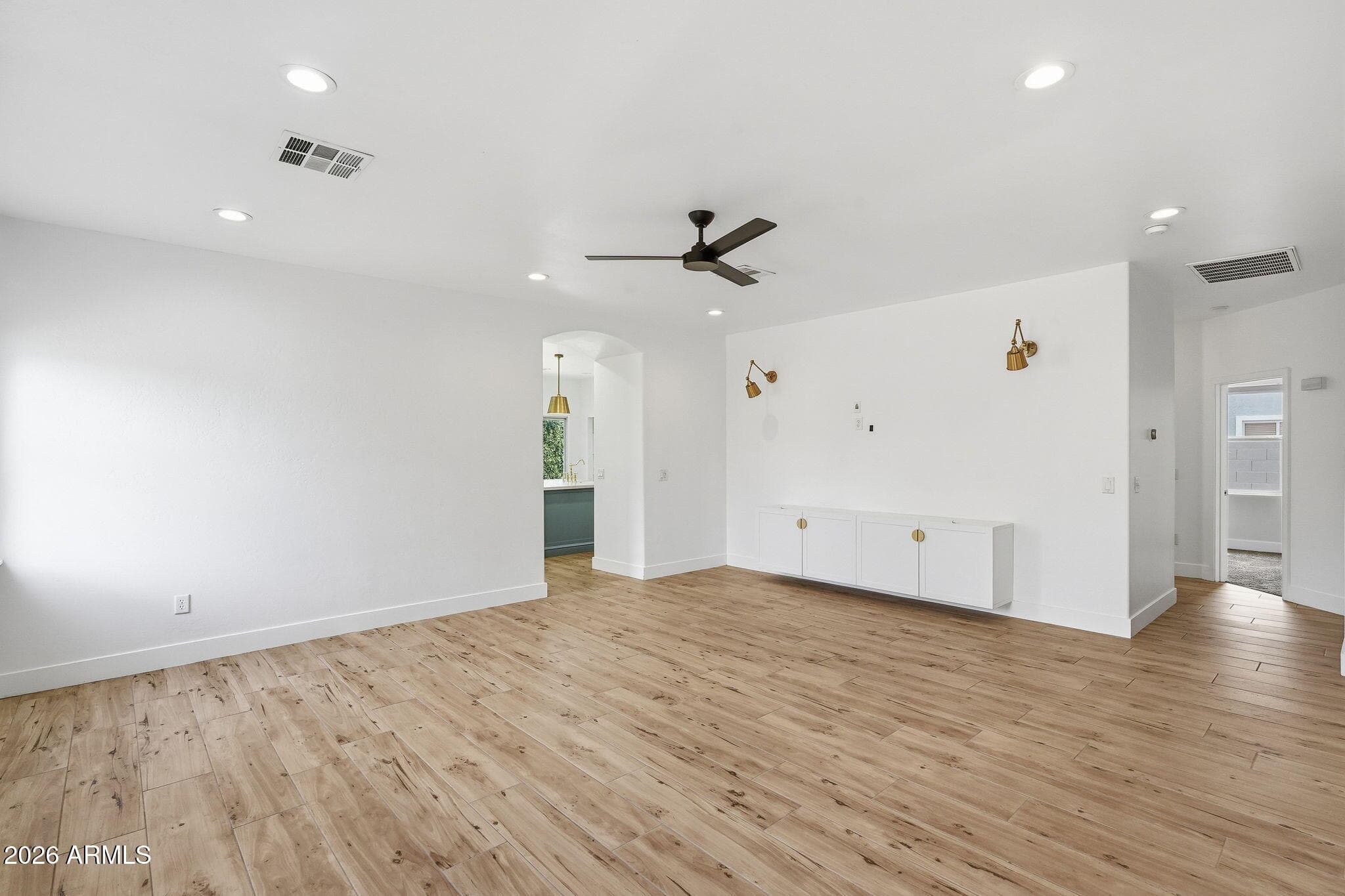 2634 E Del Rio Street — photo 7