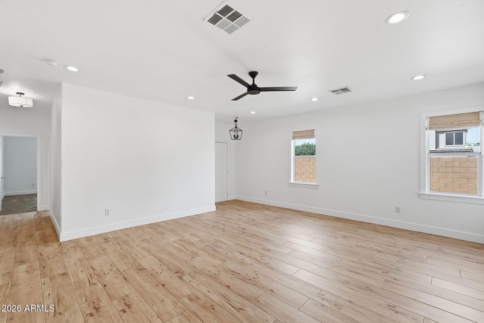 2634 E Del Rio Street — photo 8
