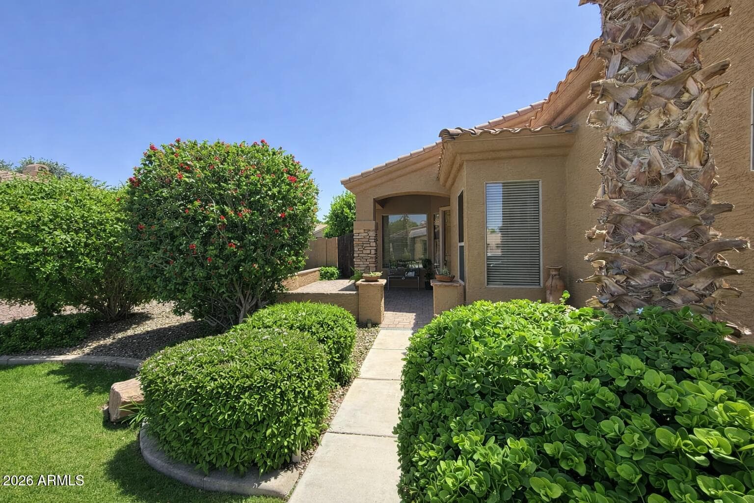 1523 E Del Rio Street — photo 3