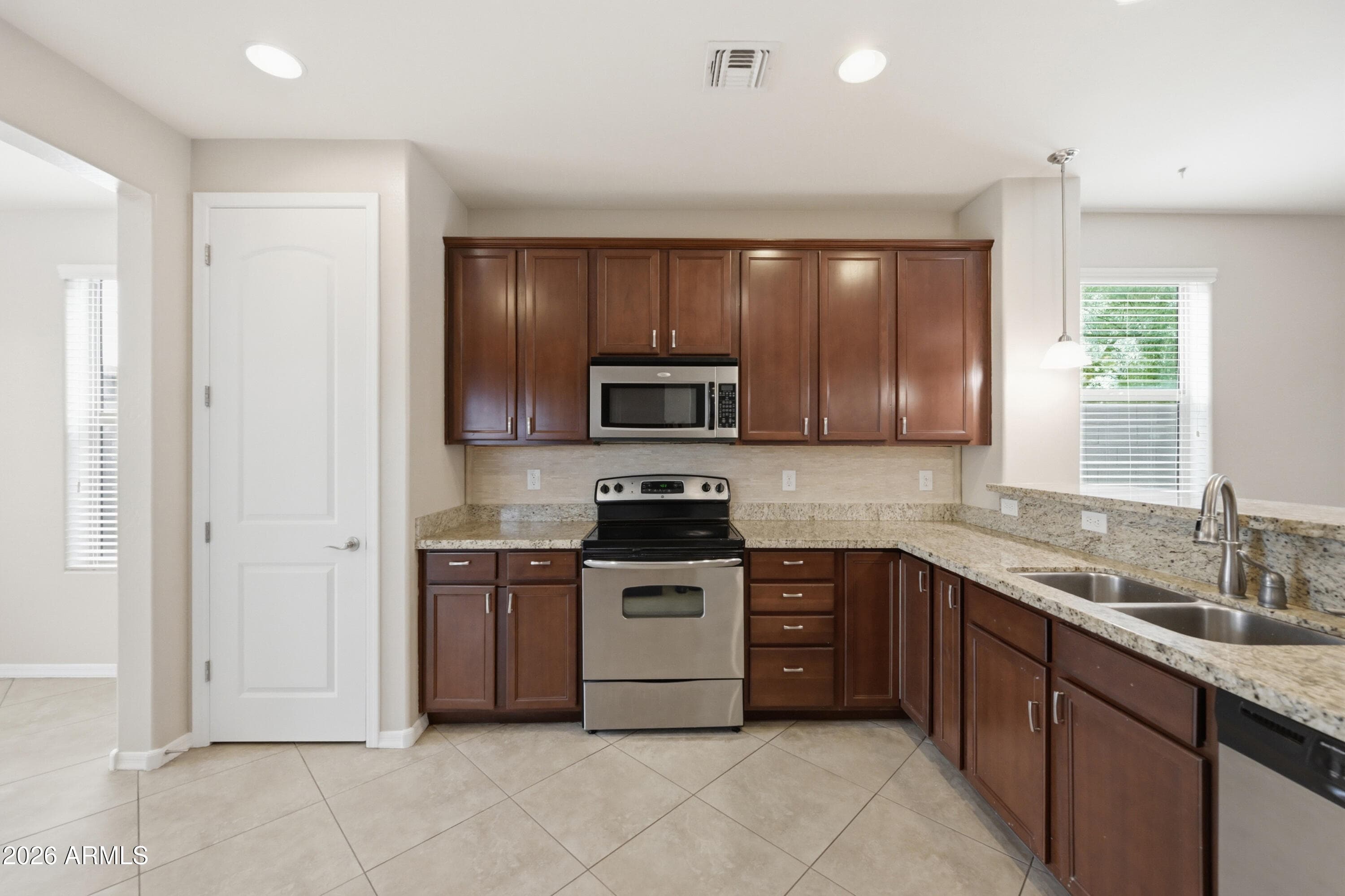 16152 W Desert Flower Drive — photo 5