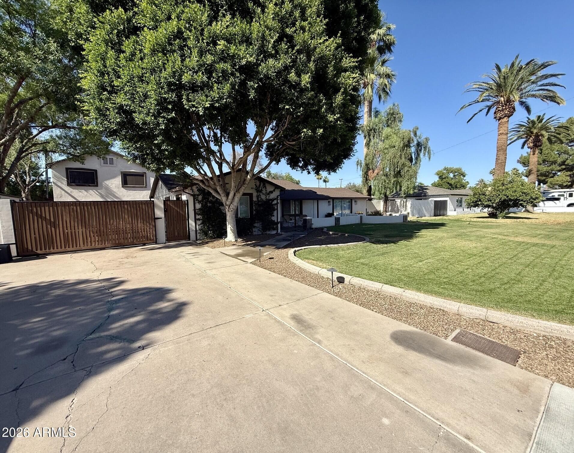 4028 E Lewis Avenue — photo 2