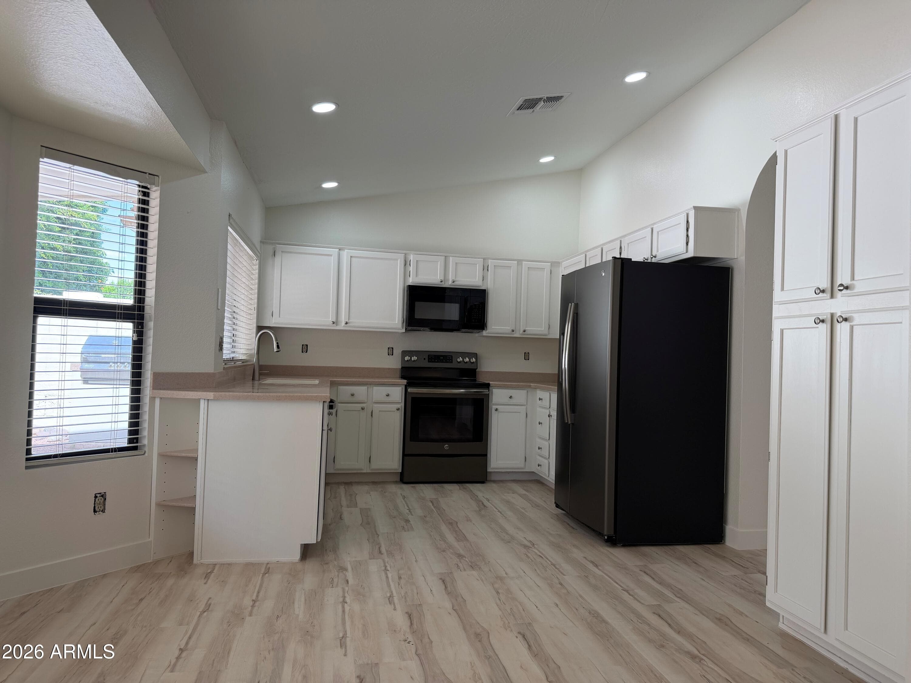 8956 E Voltaire Drive — photo 2