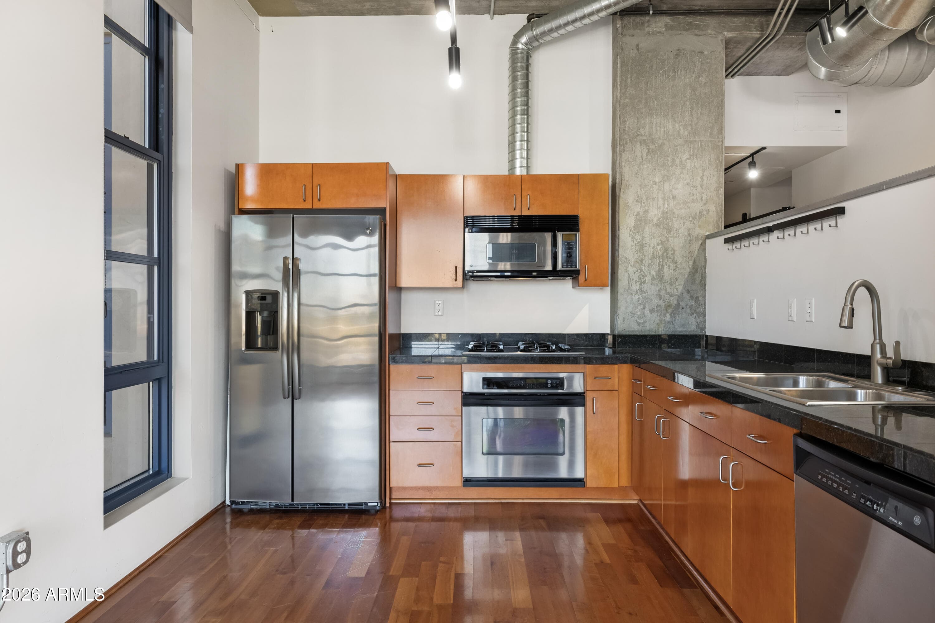 21 E 6th Street 518 — photo 5
