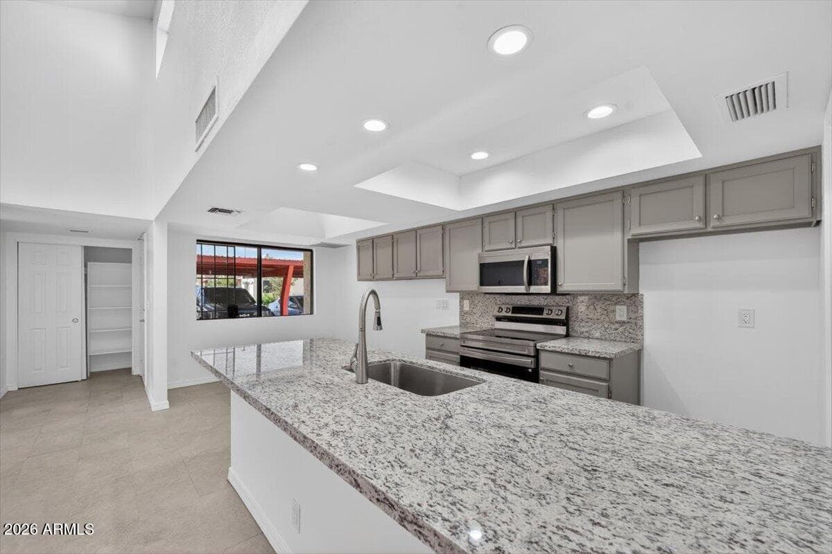 633 W Southern Avenue 1152 — photo 2