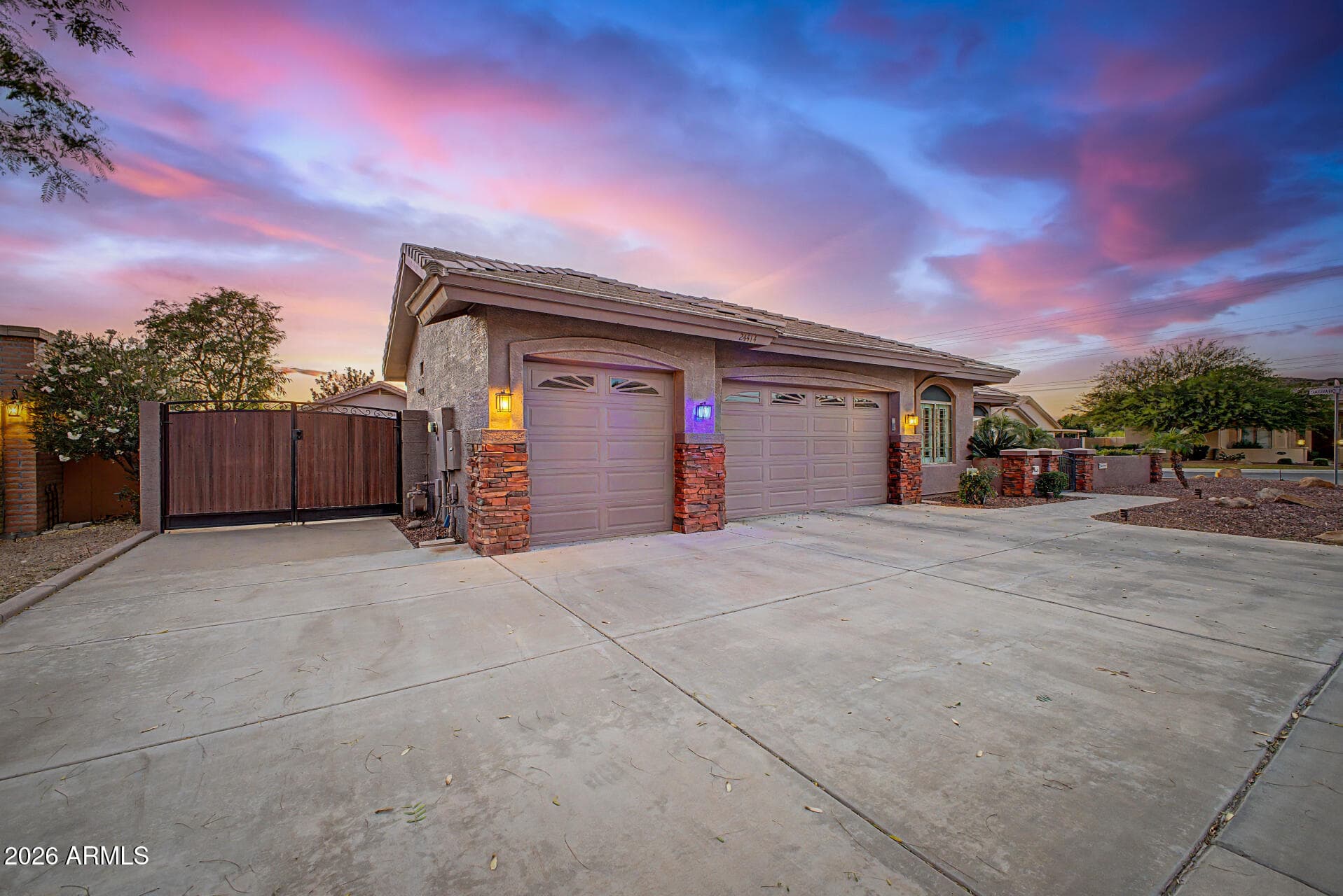 24414 N 43rd Drive — photo 3