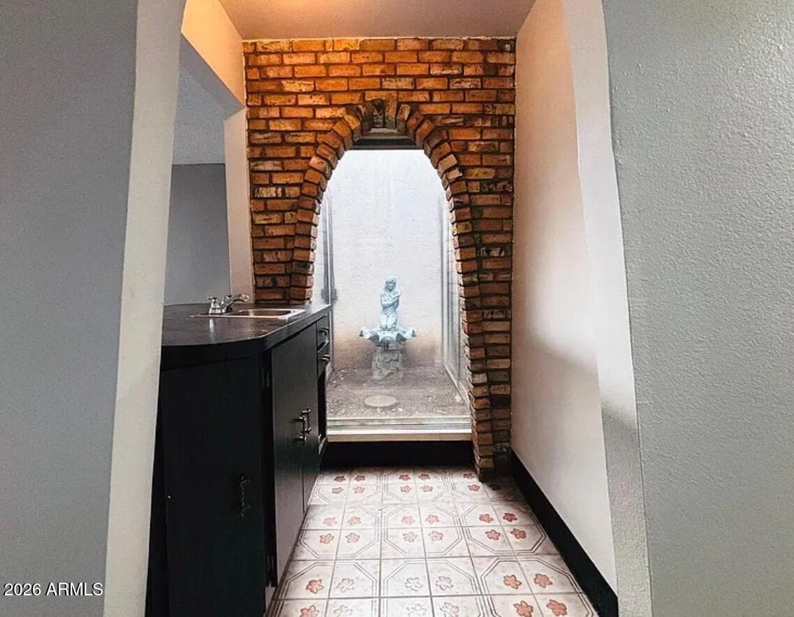 4766 W Palmaire Avenue — photo 3