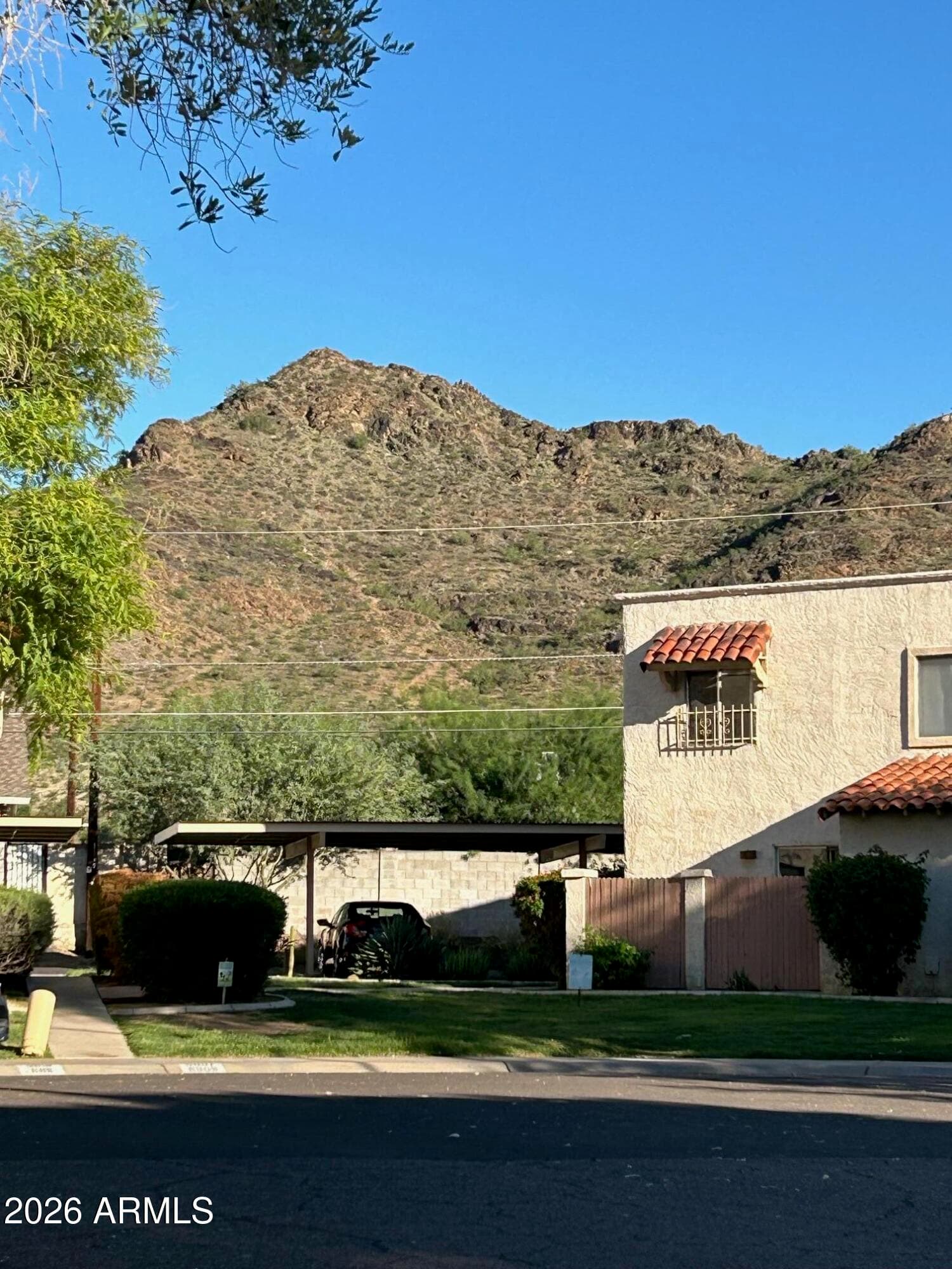 1228 E Lawrence Lane
