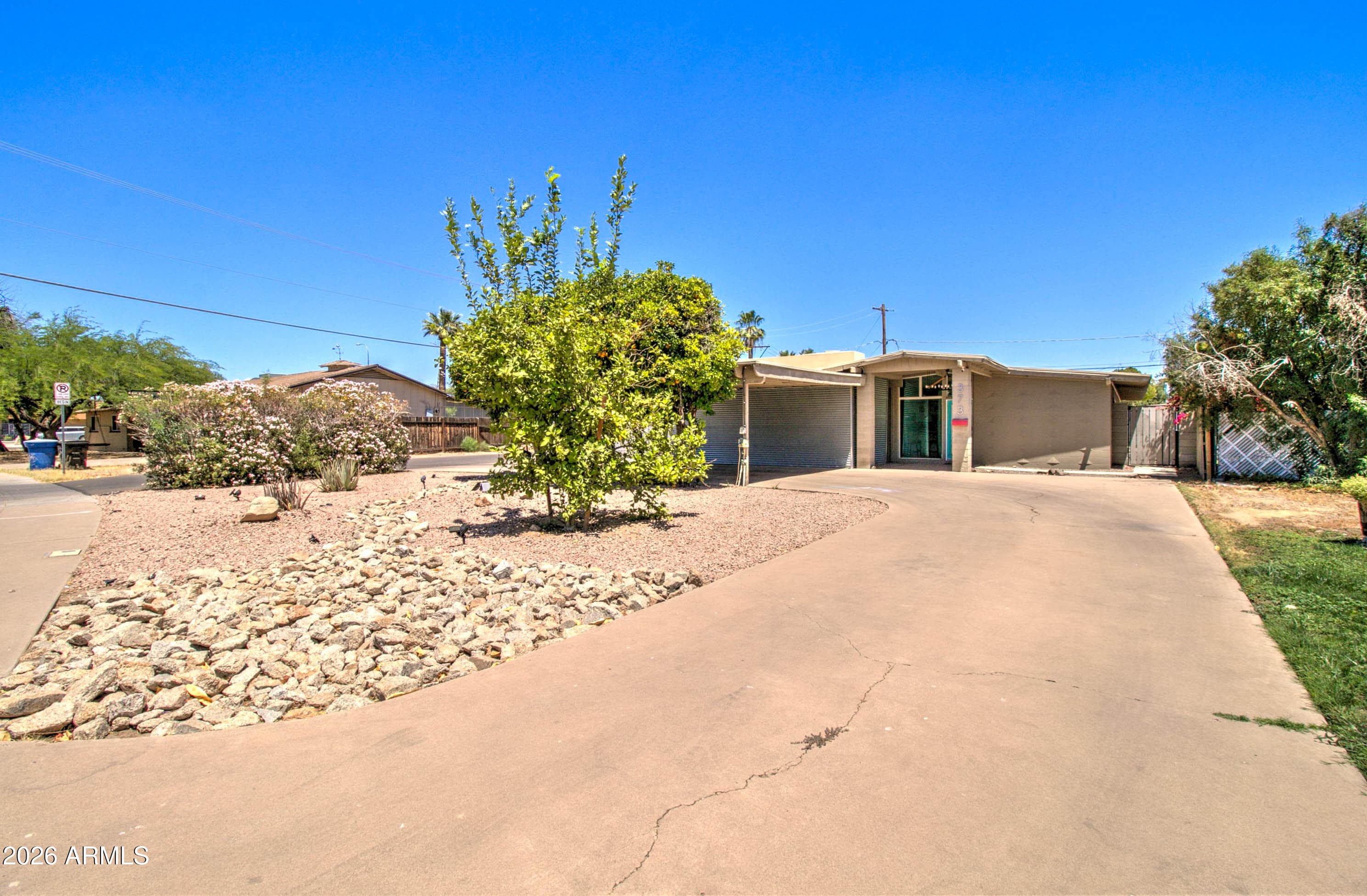 373 N Apache Drive — photo 2