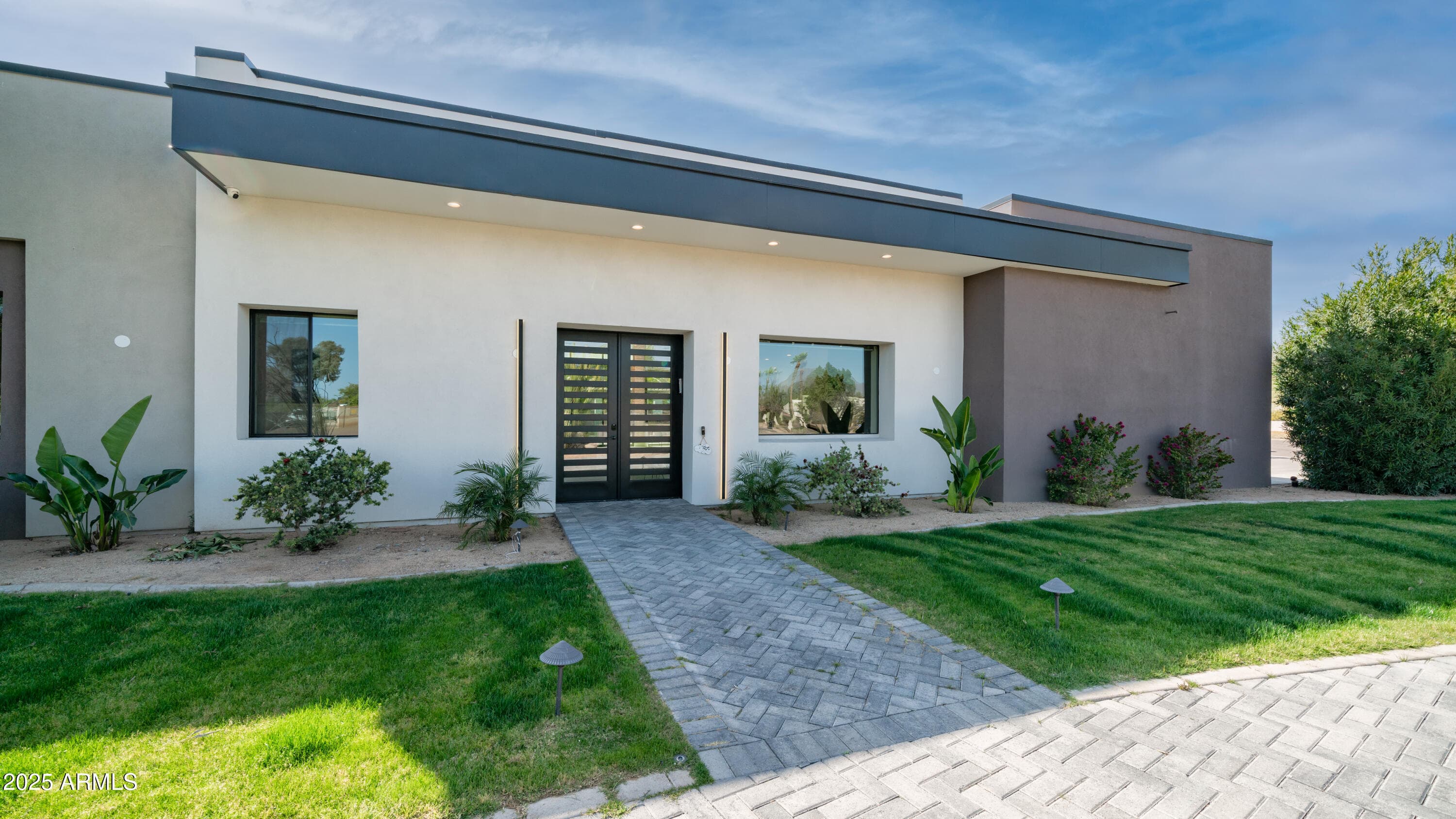 7417 E Paradise Drive — photo 4
