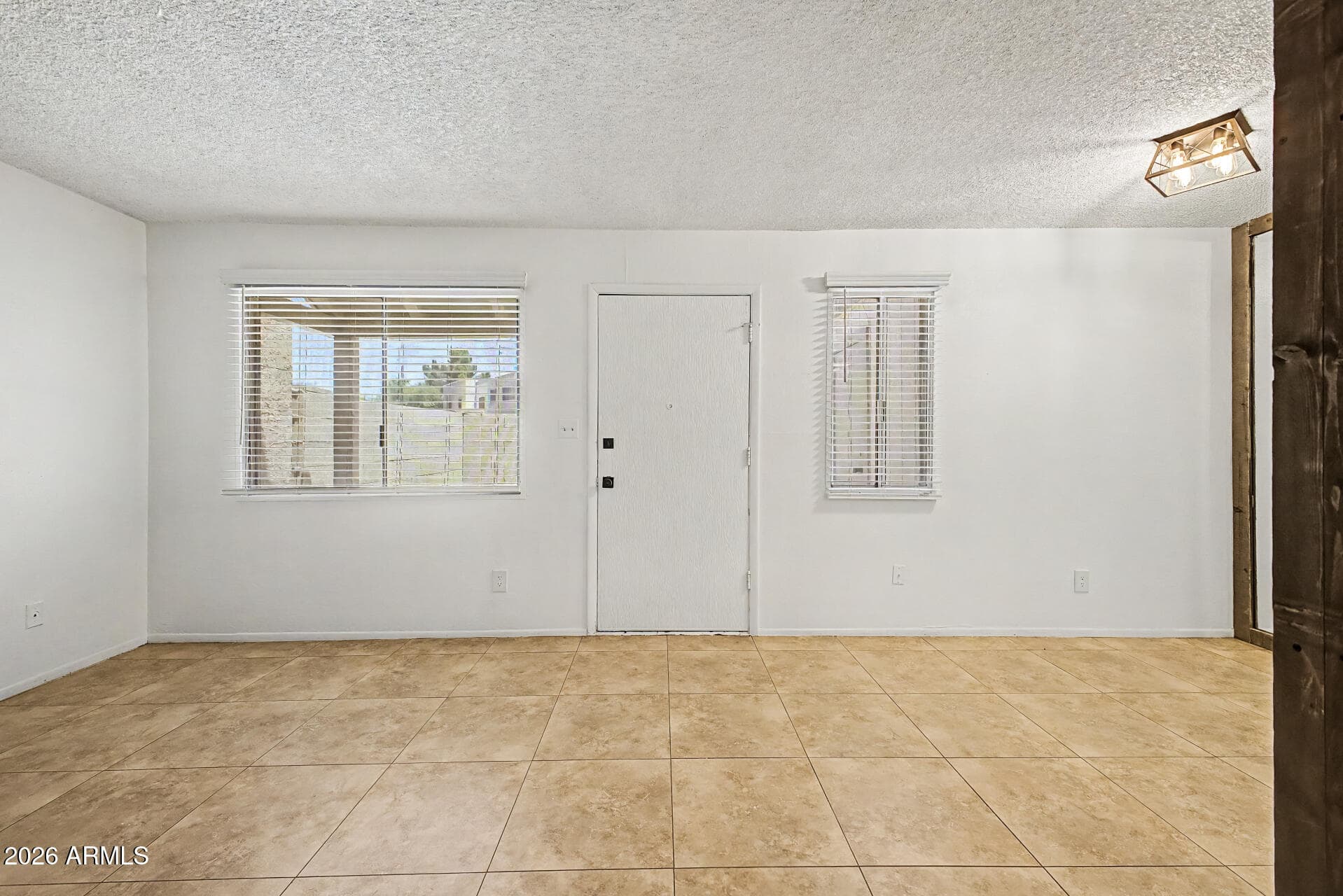 5947 N 48th Avenue — photo 3
