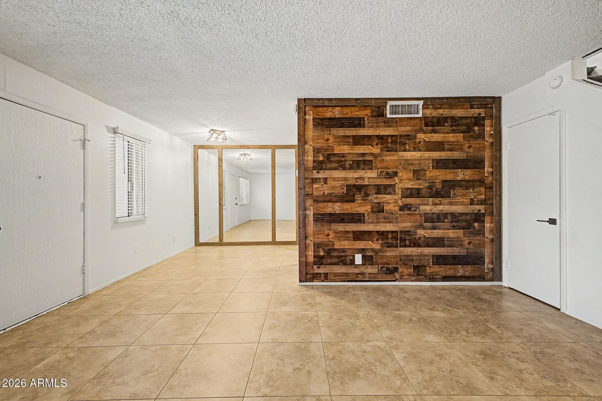 5947 N 48th Avenue — photo 5