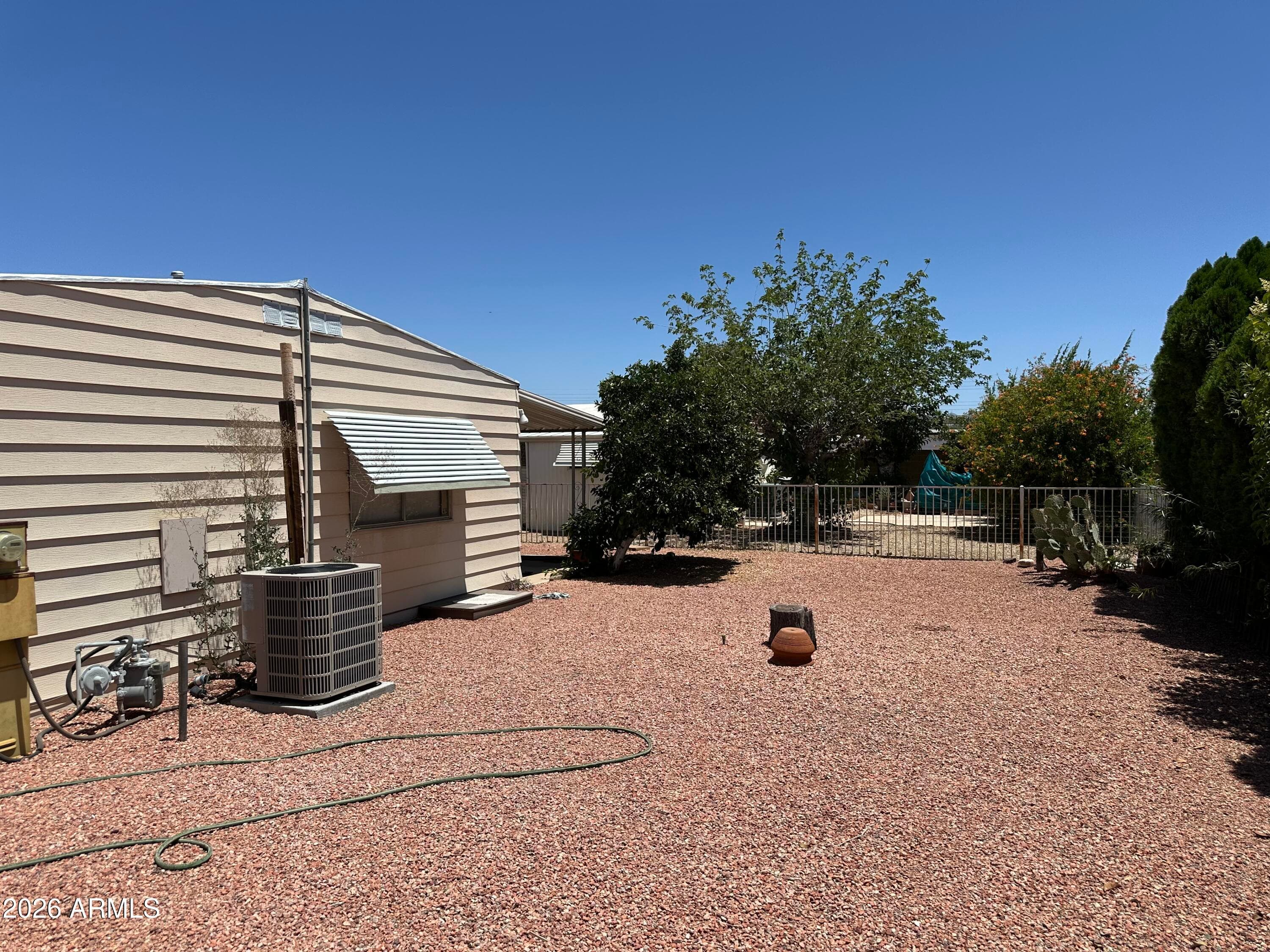 3507 E Sandra Terrace — photo 2