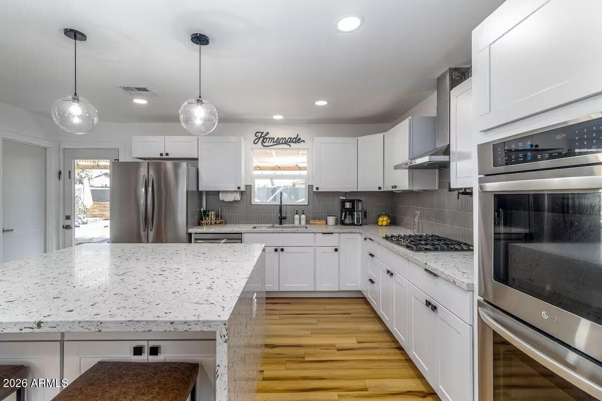2026 W Rancho Drive — photo 3