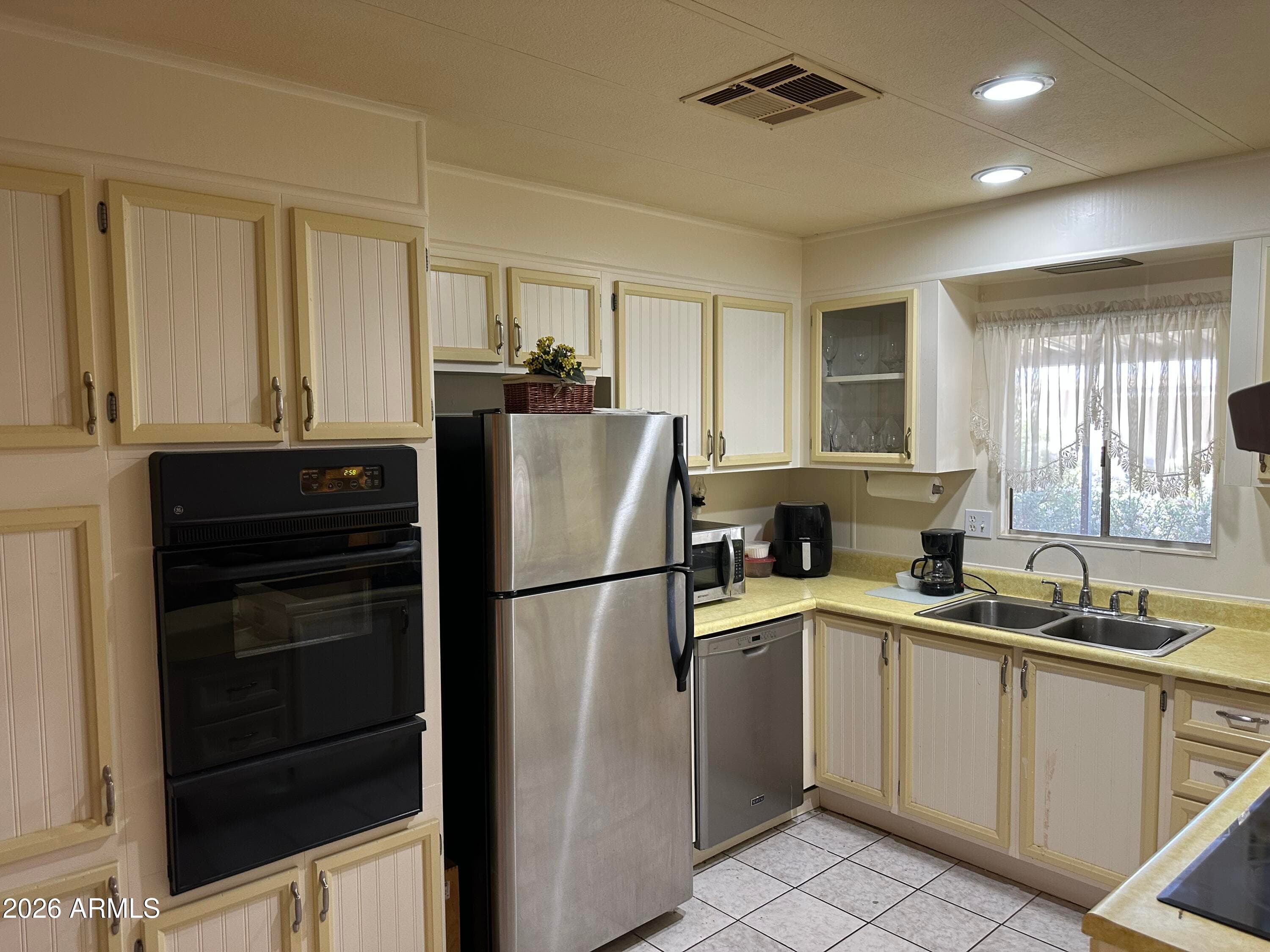 3507 E Sandra Terrace — photo 3