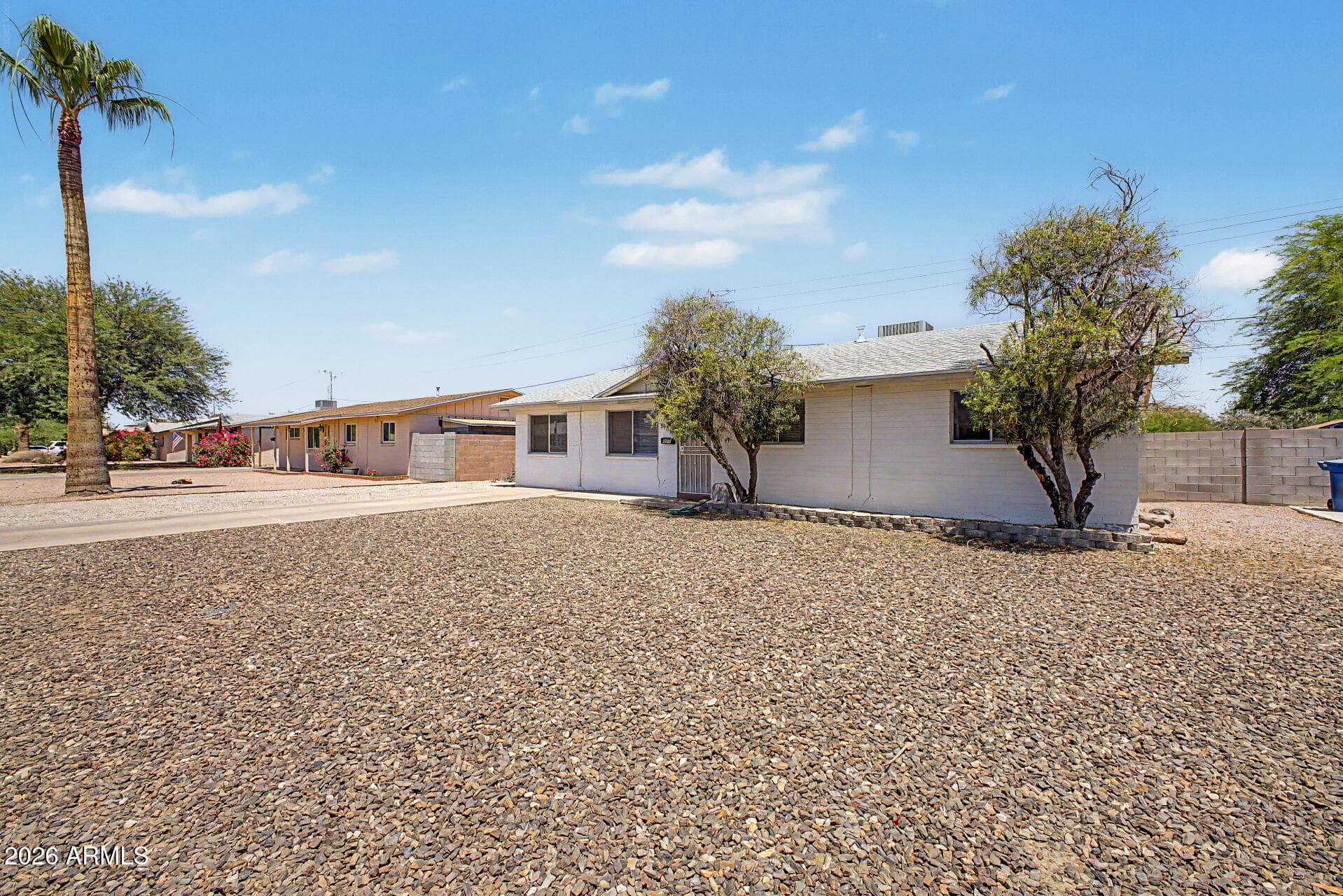 620 E Vista Del Cerro Drive — photo 2