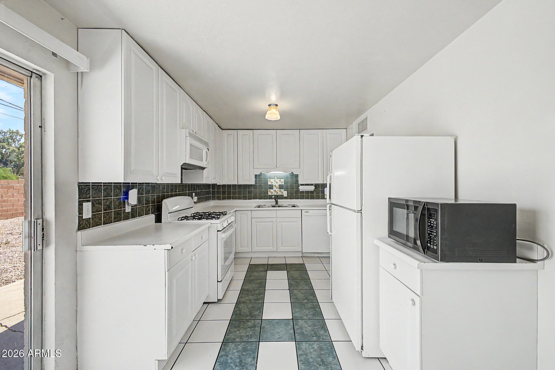 620 E Vista Del Cerro Drive — photo 8