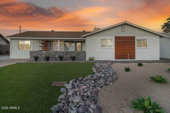 2026 W Rancho Drive
