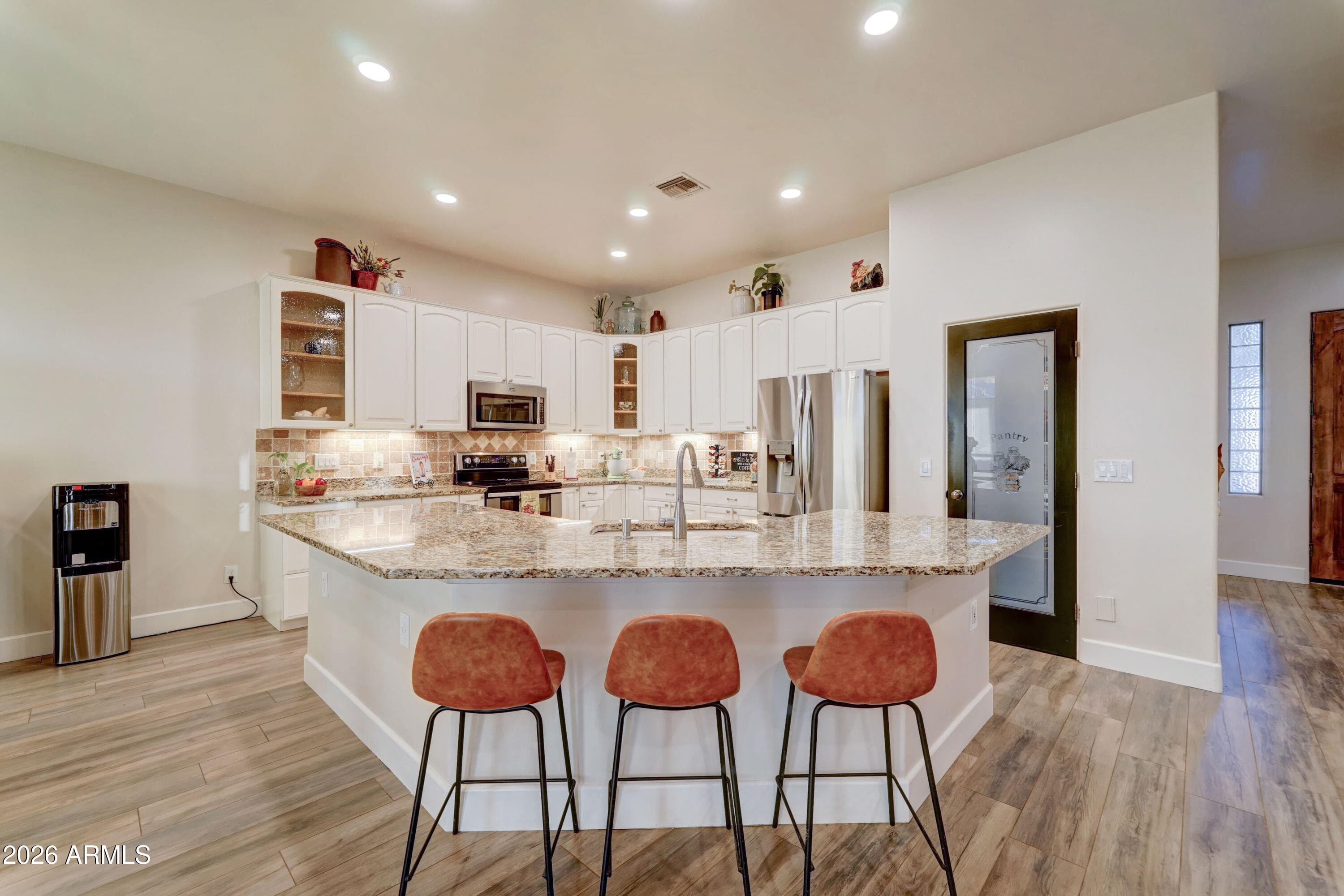 224 E Whiteley Street — photo 8