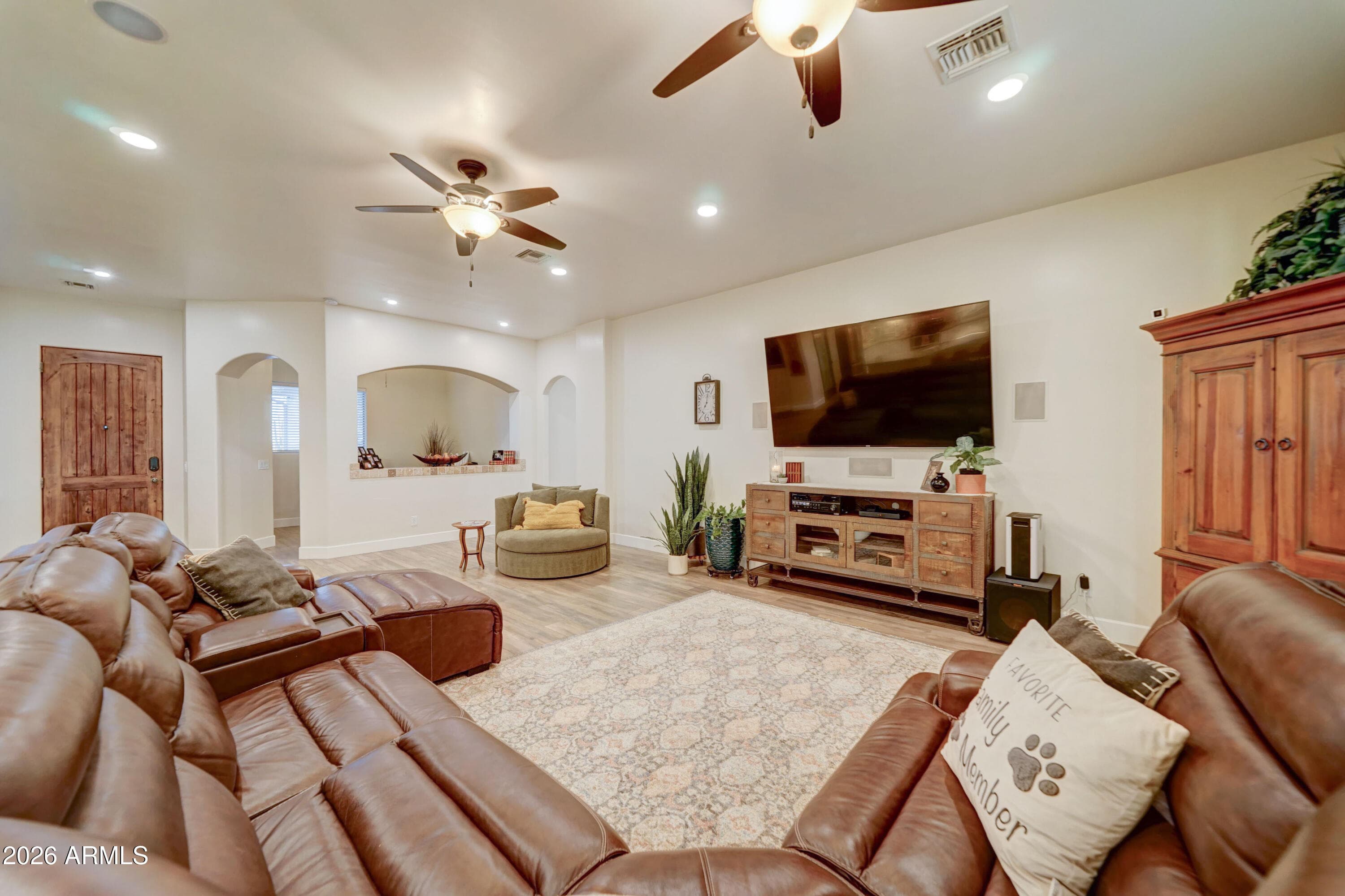224 E Whiteley Street — photo 5