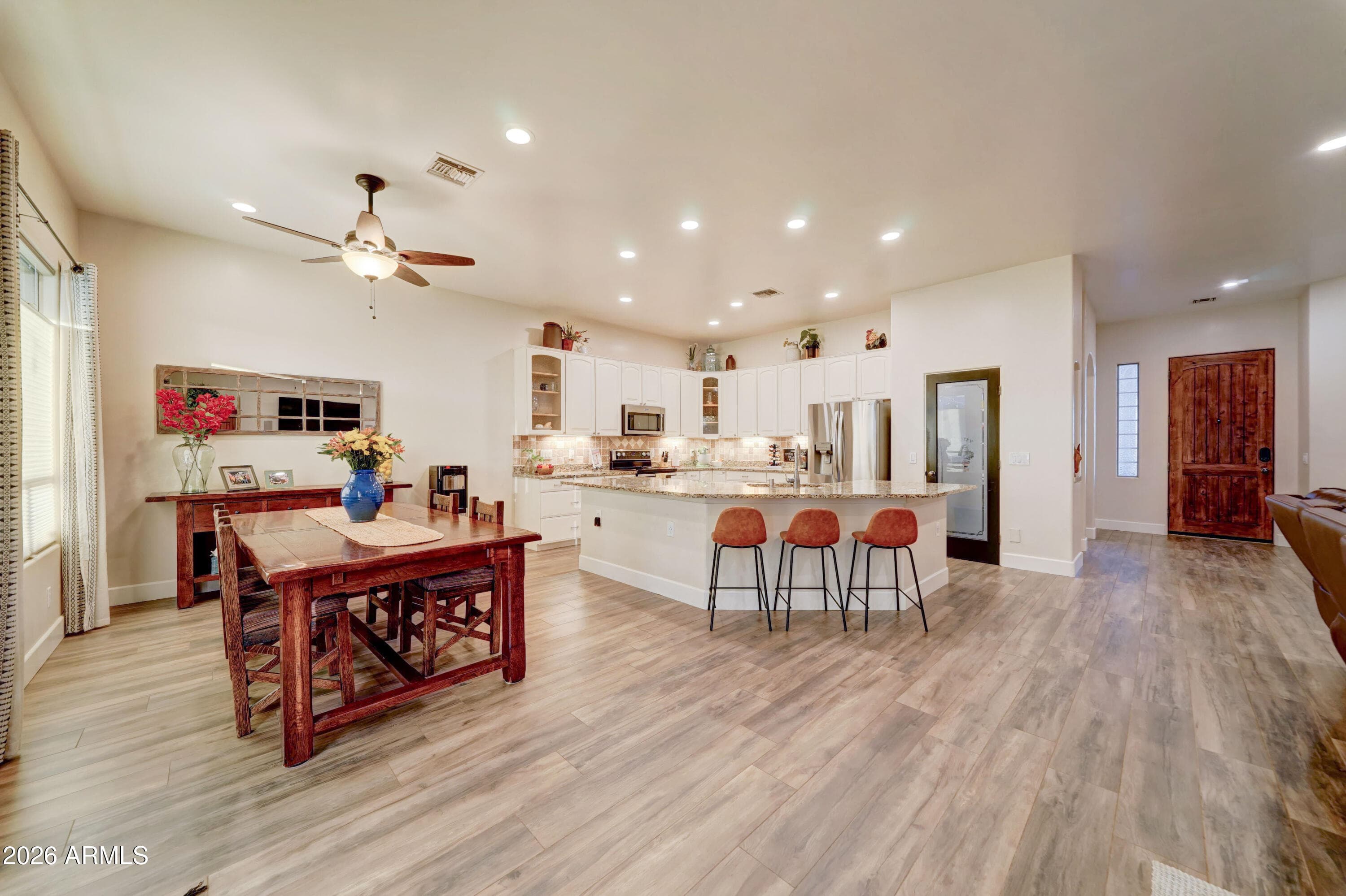 224 E Whiteley Street — photo 7