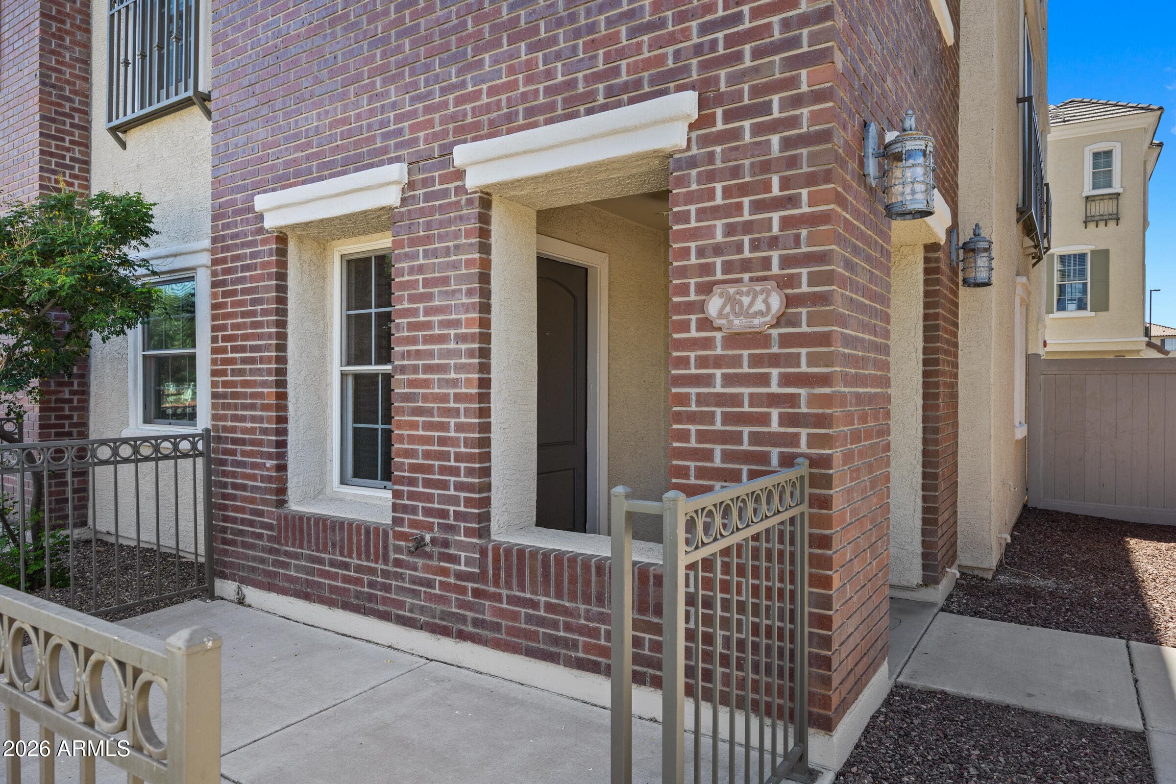 2623 S Balsam Drive — photo 2