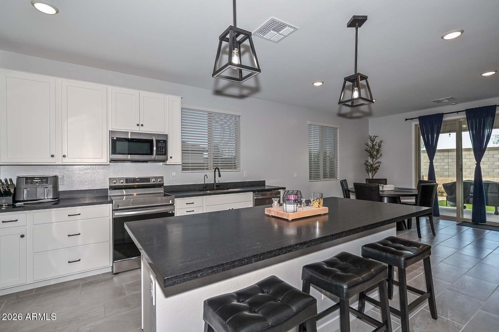 18390 W Monte Lindo Lane — photo 2