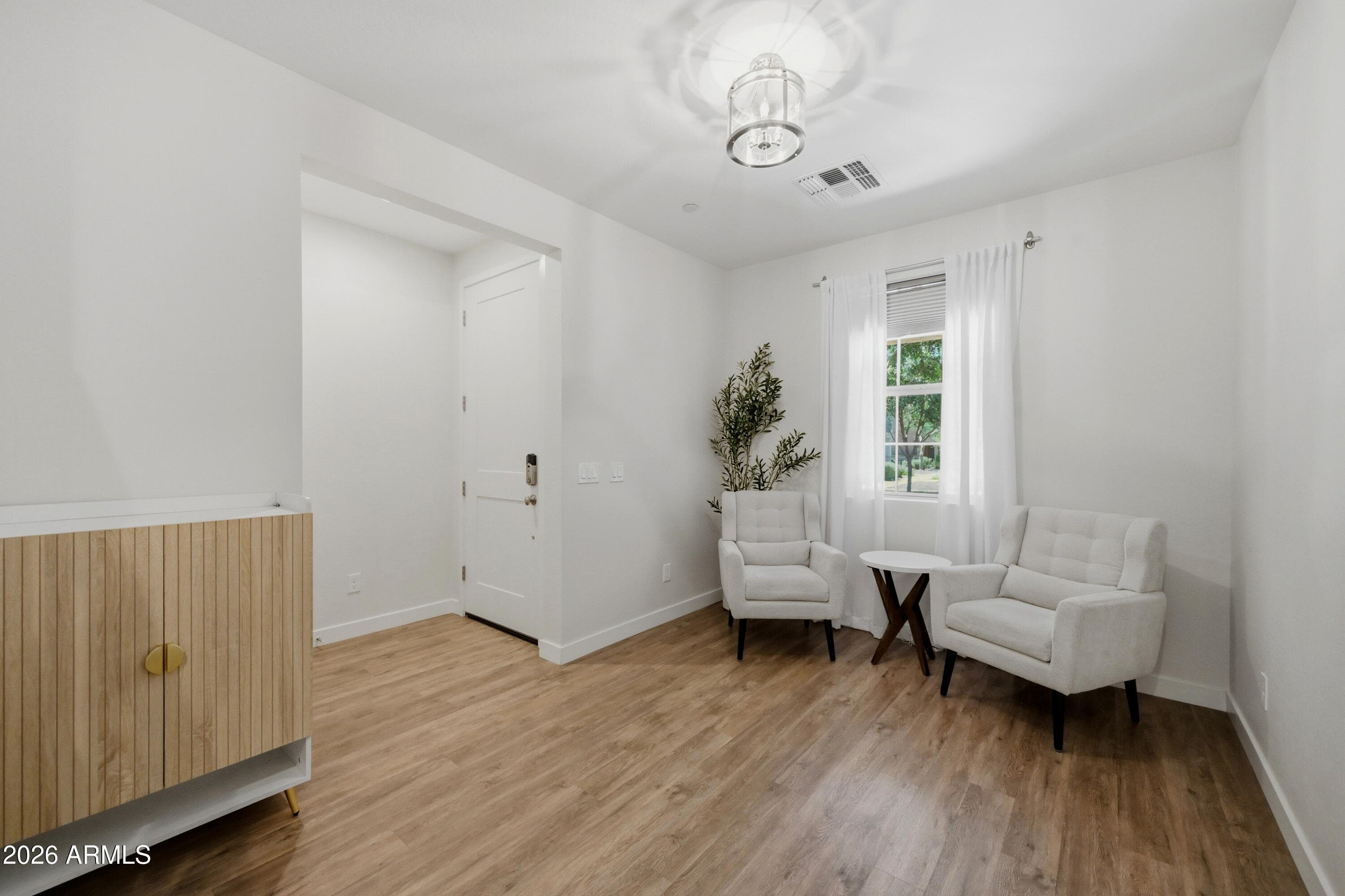 1673 E Dogwood Lane — photo 4