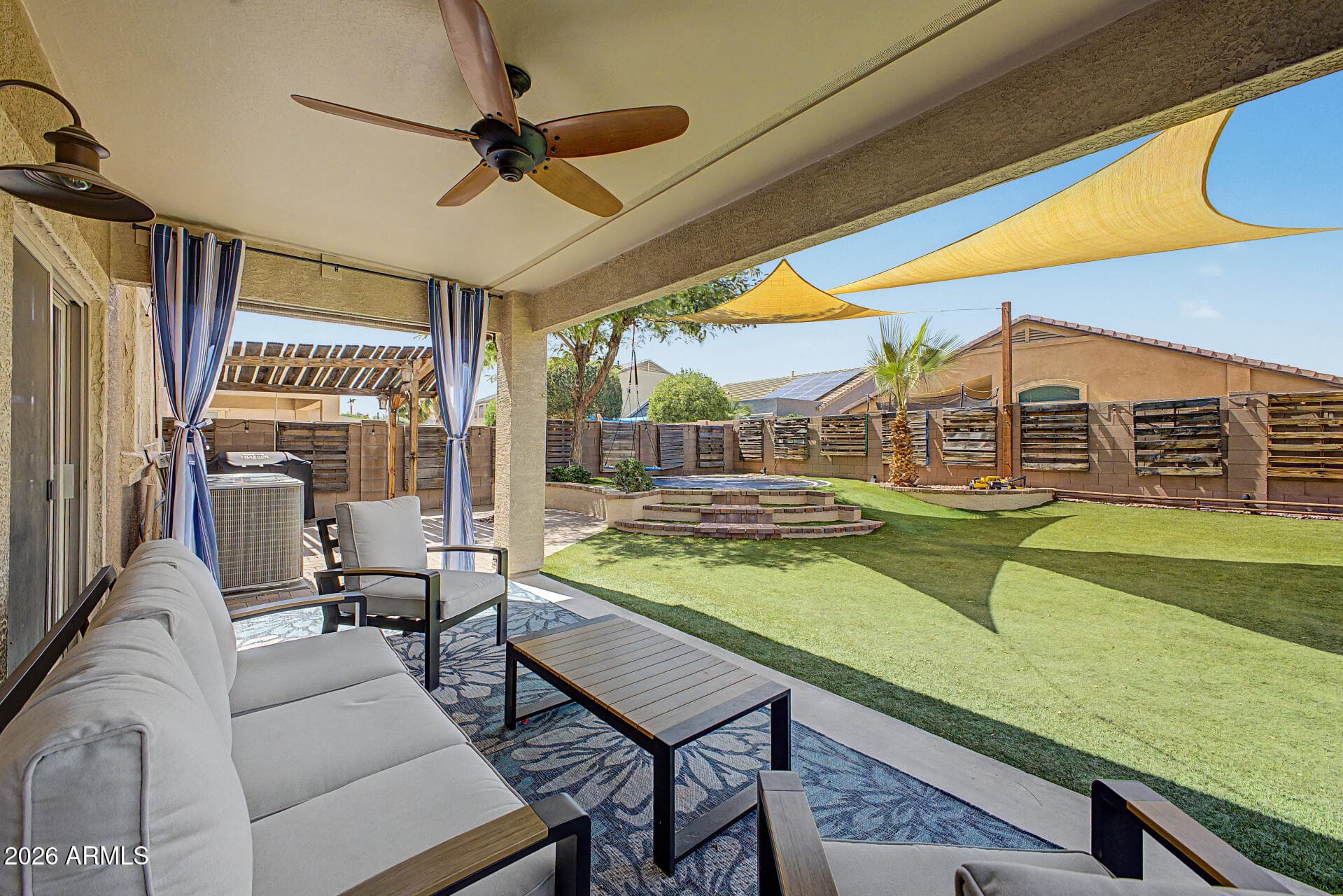 17548 W Larkspur Drive — photo 2