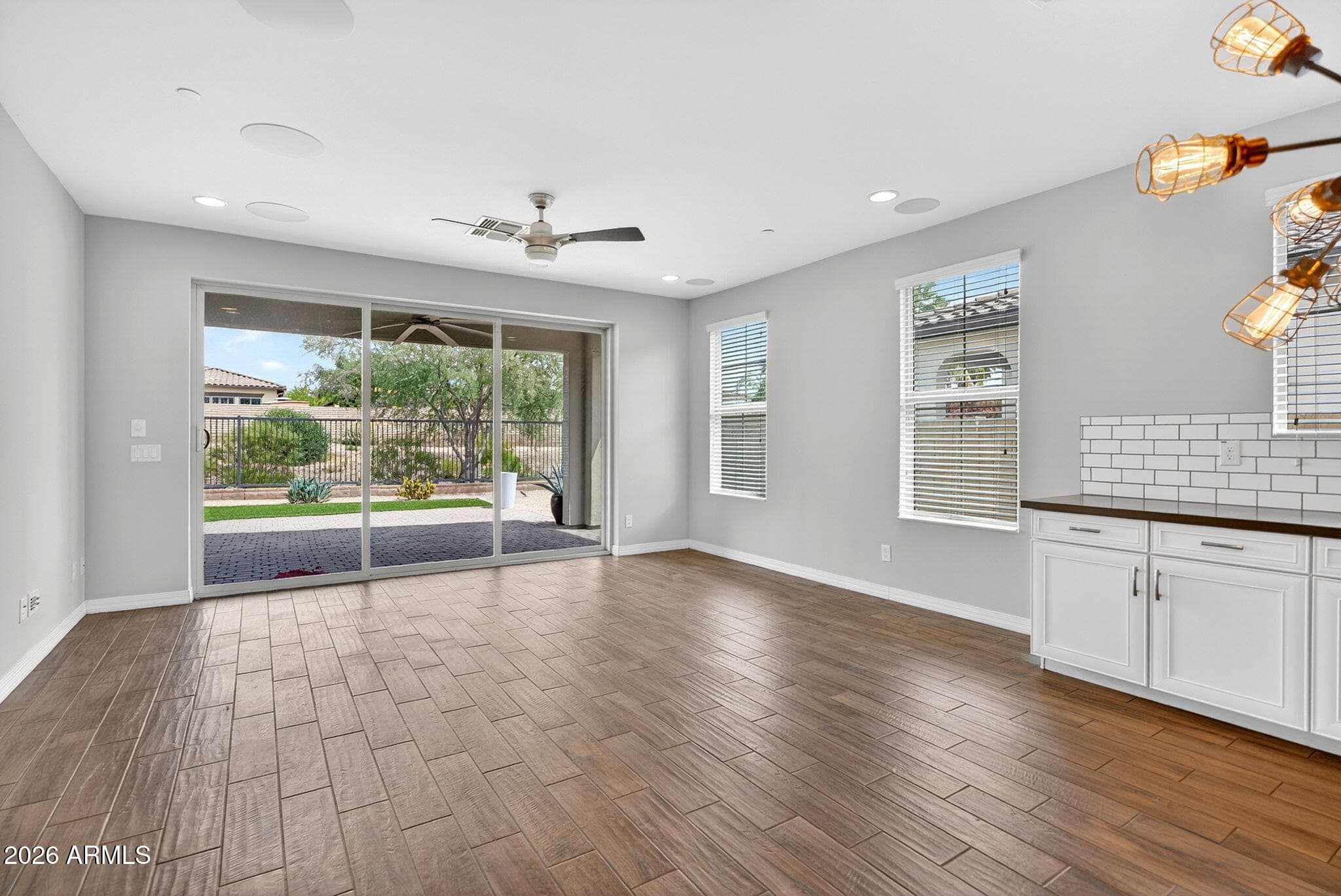 12124 W Peak View Road — photo 8