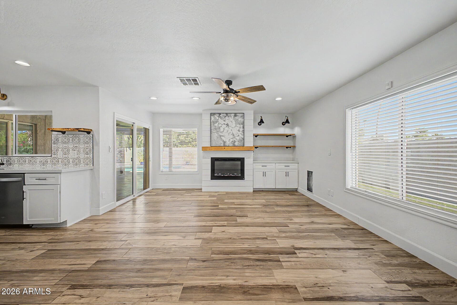 7021 N 78th Place