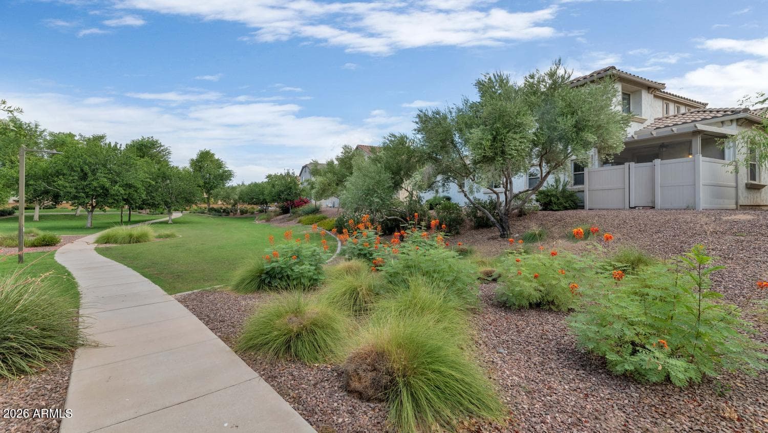 2157 W Scully Drive — photo 2