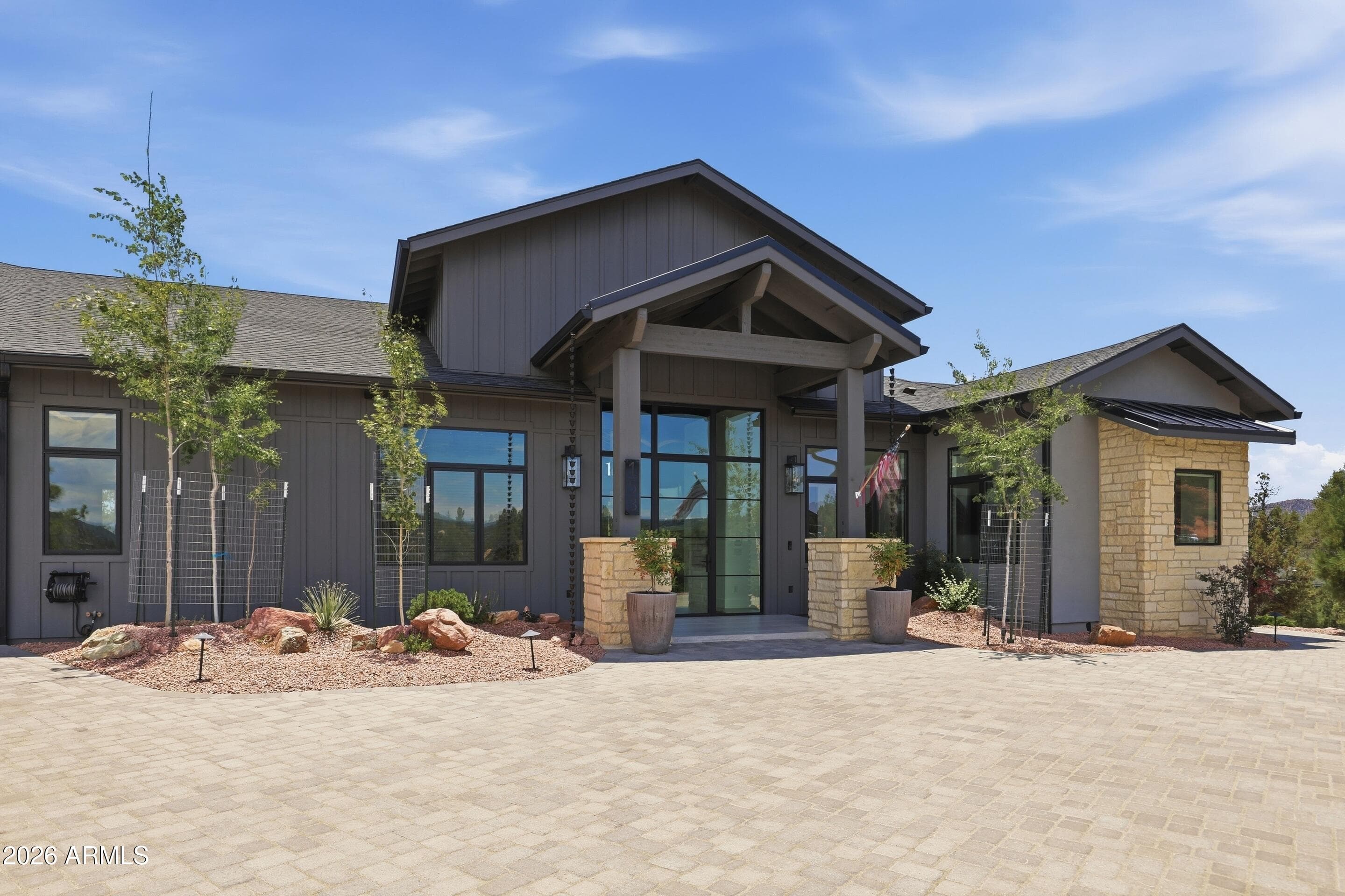 153 E Saddleback Trail — photo 3