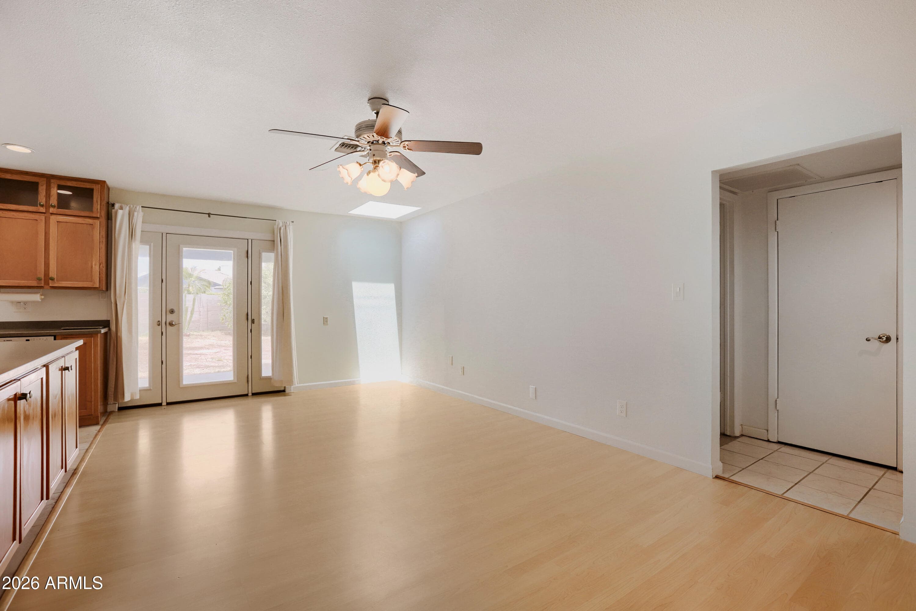 856 E Paradise Lane — photo 3