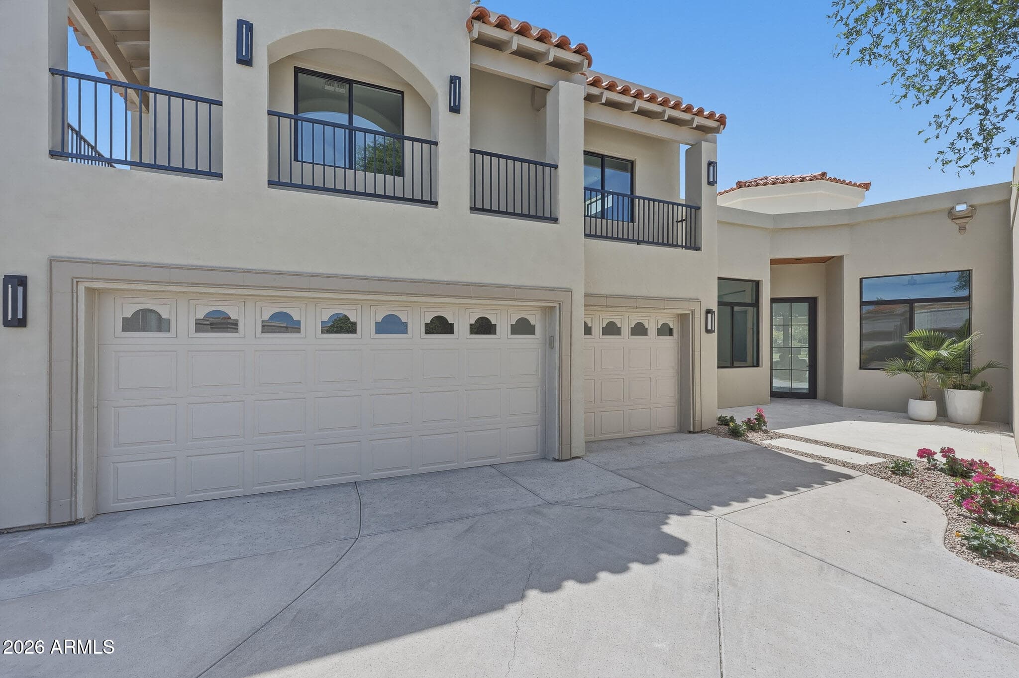 8429 E Del Camino Drive — photo 2