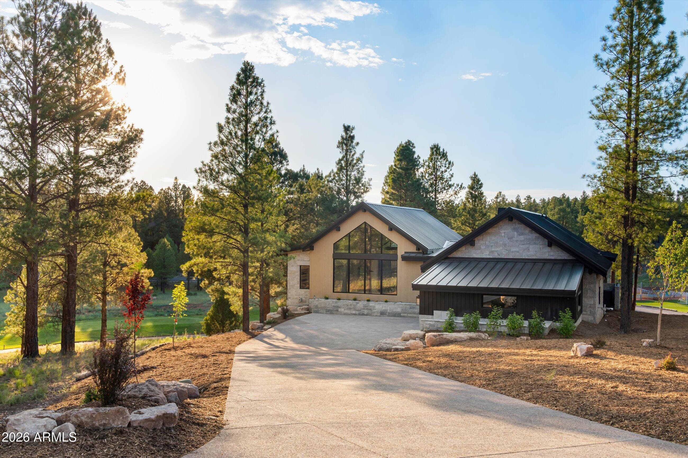 2911 S Solitaires Canyon Drive, Flagstaff, Arizona